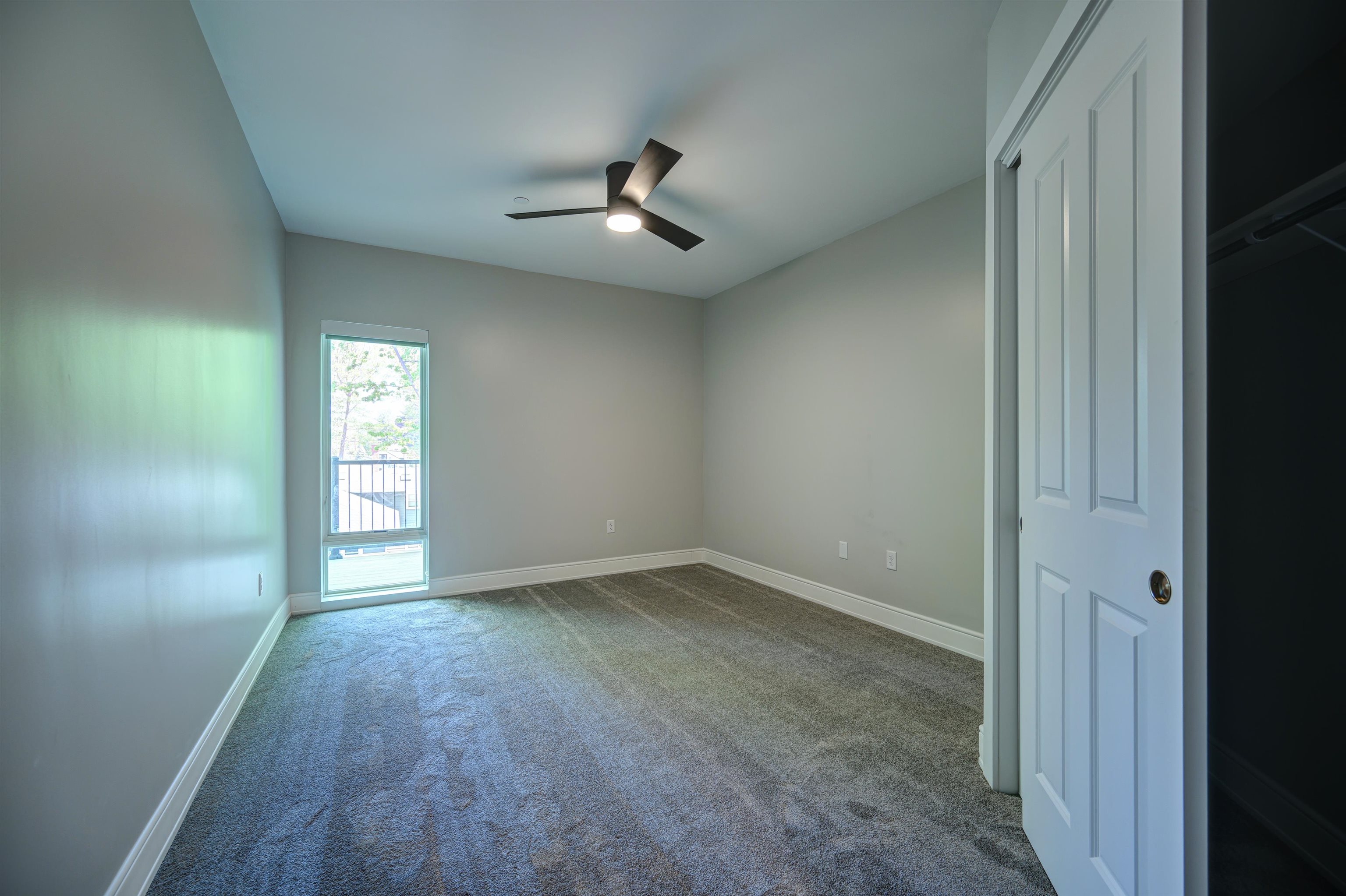 2059 Lafayette Road Property Photo 11