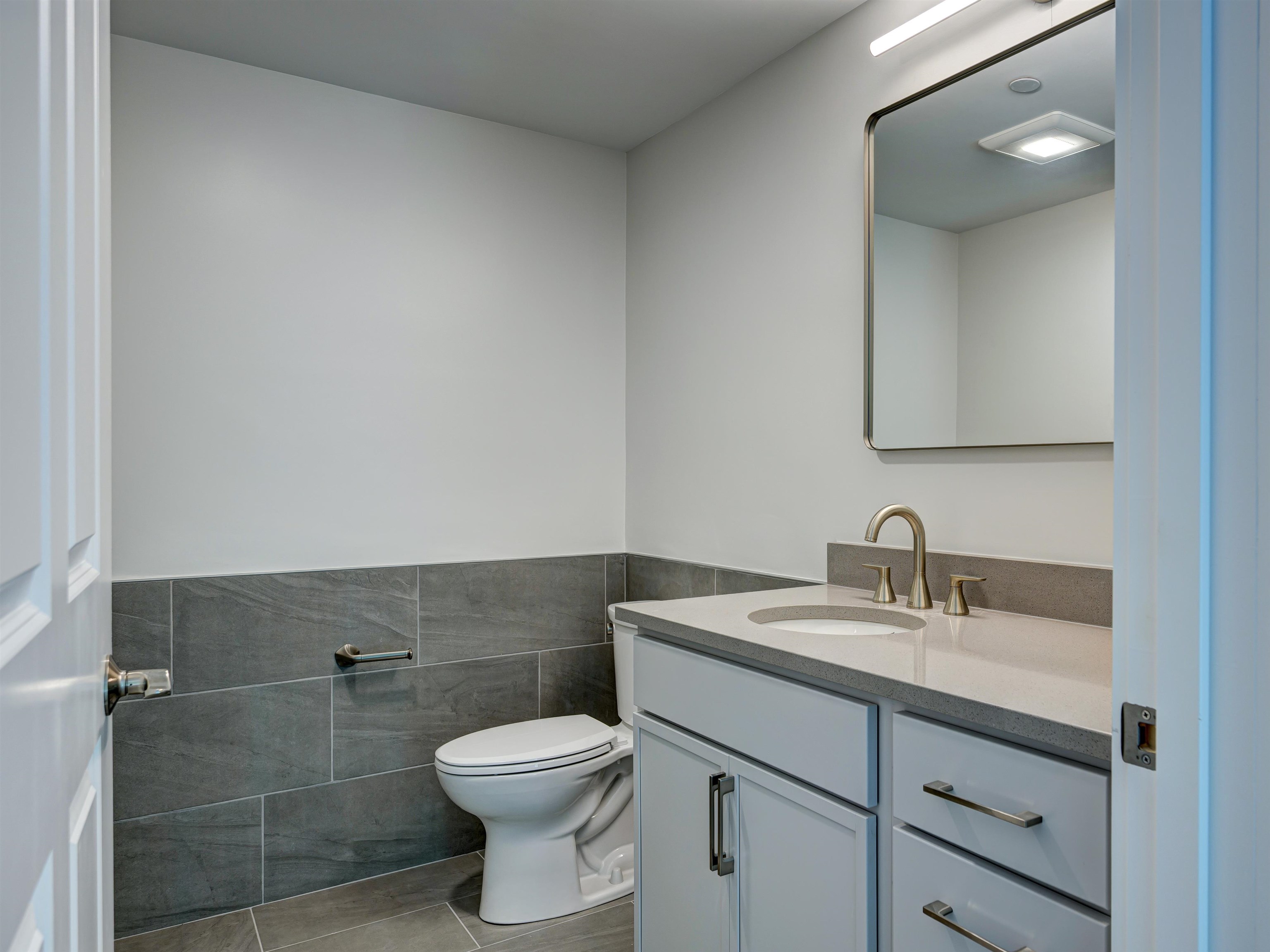 2059 Lafayette Road Property Photo 32