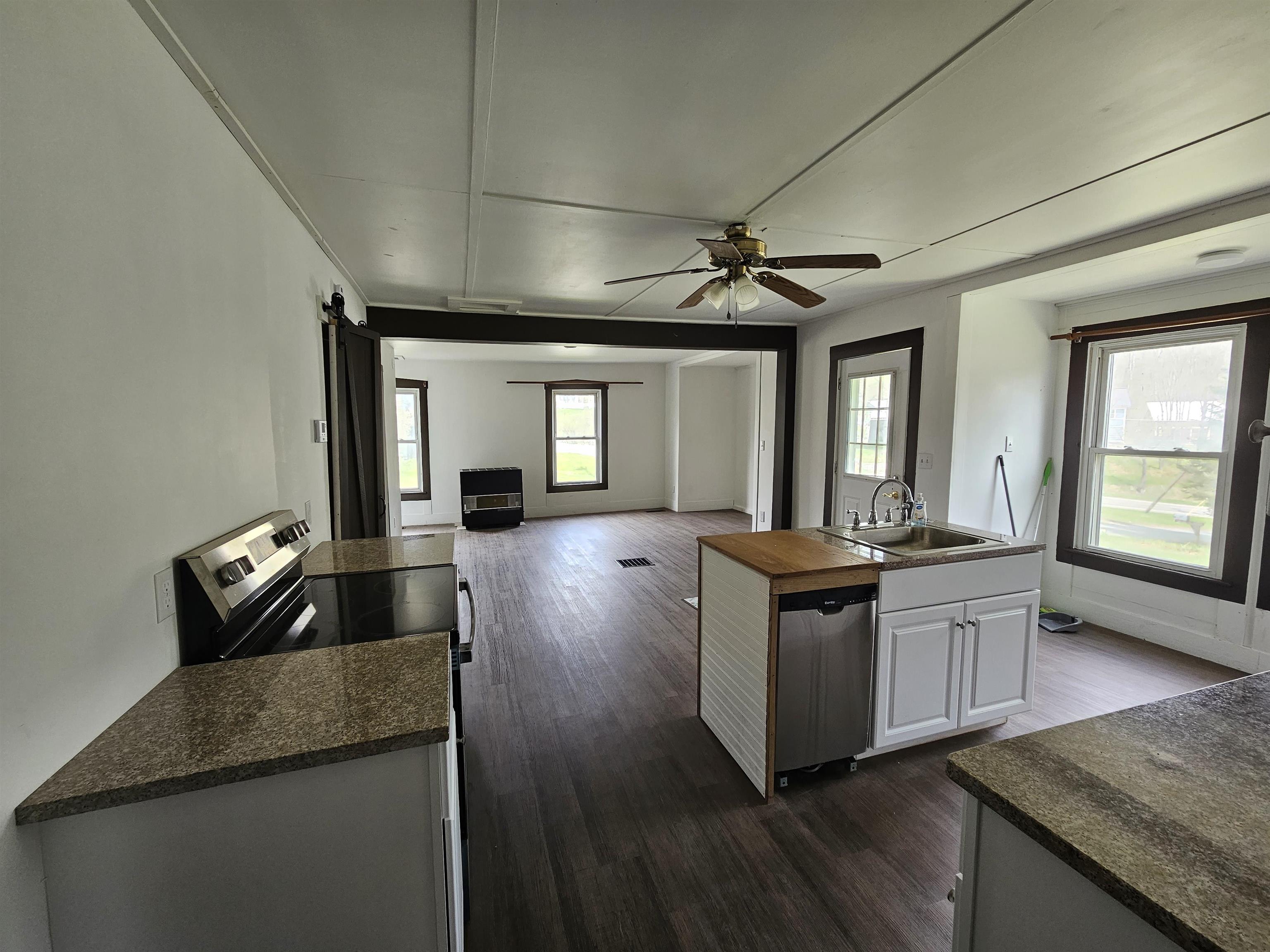 49 Winter Street Property Photo 6