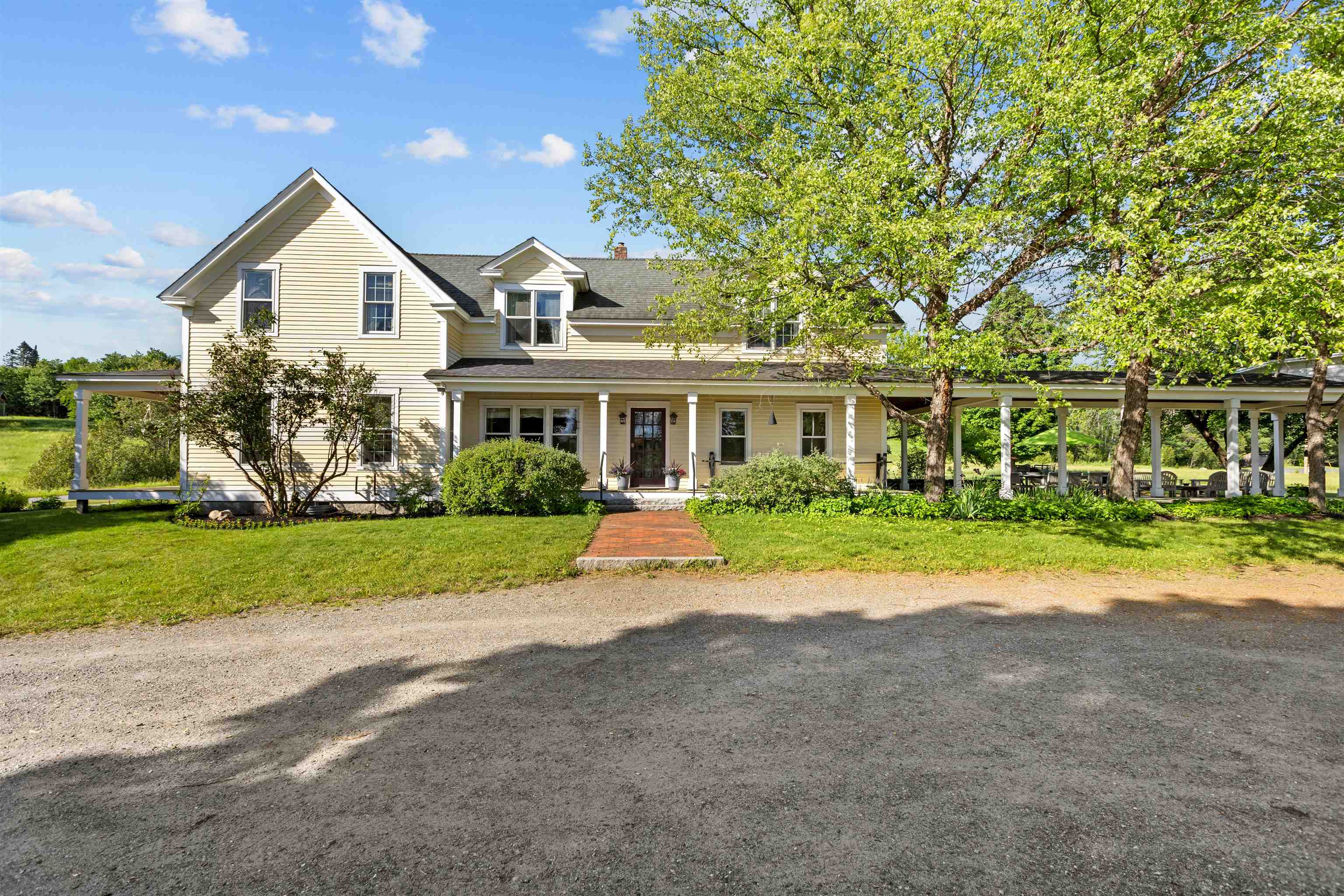 884 Darling Hill Road Property Photo 1