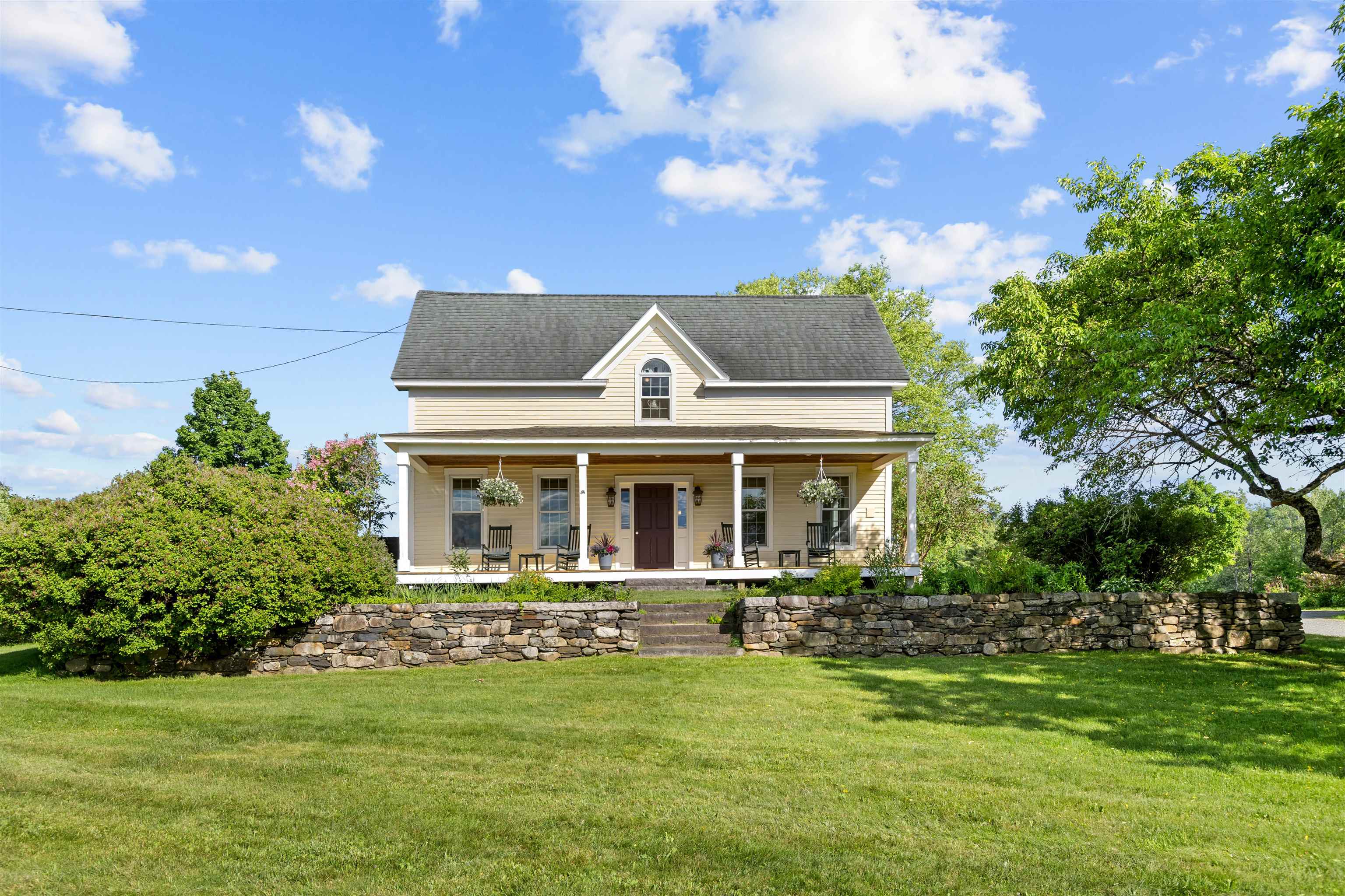 884 Darling Hill Road Property Photo 8