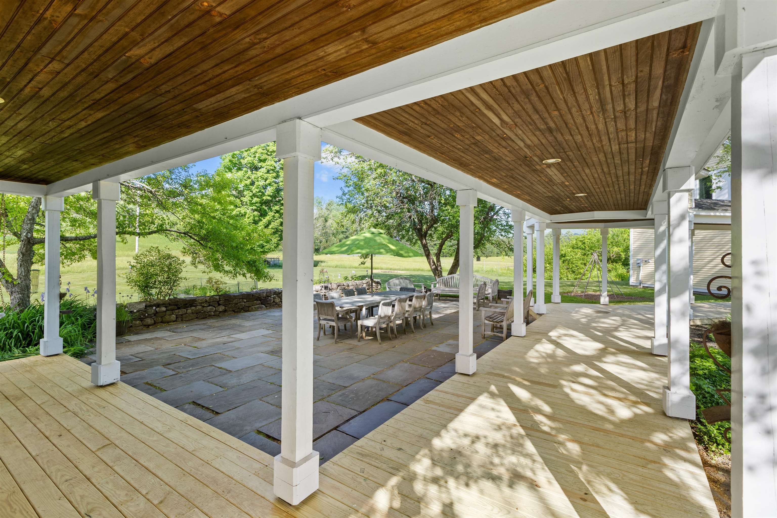 884 Darling Hill Road Property Photo 9