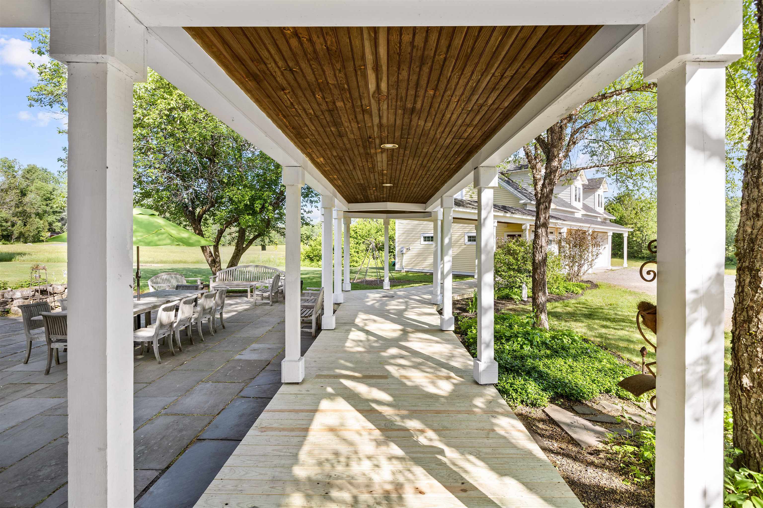 884 Darling Hill Road Property Photo 10