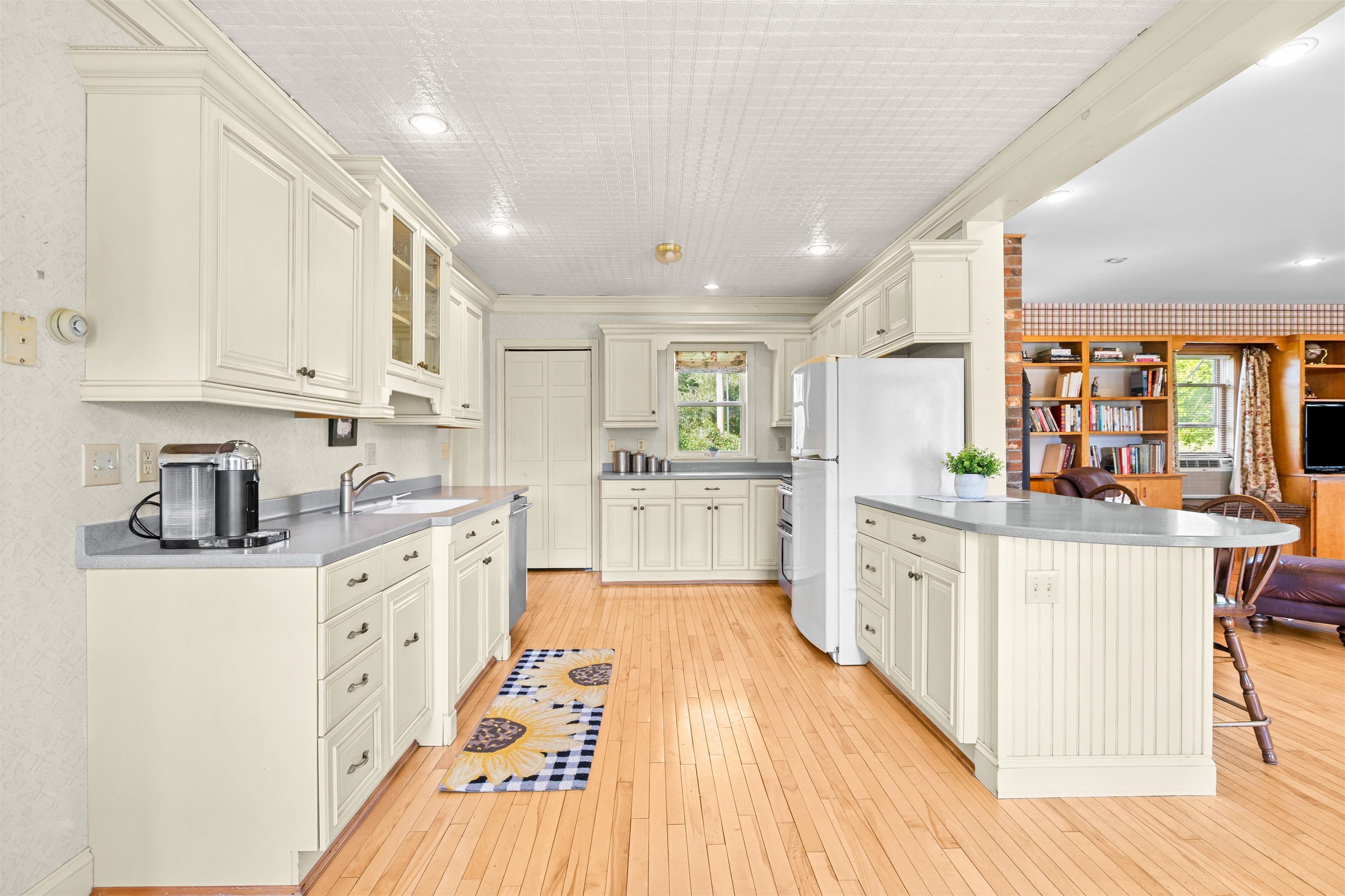 884 Darling Hill Road Property Photo 18