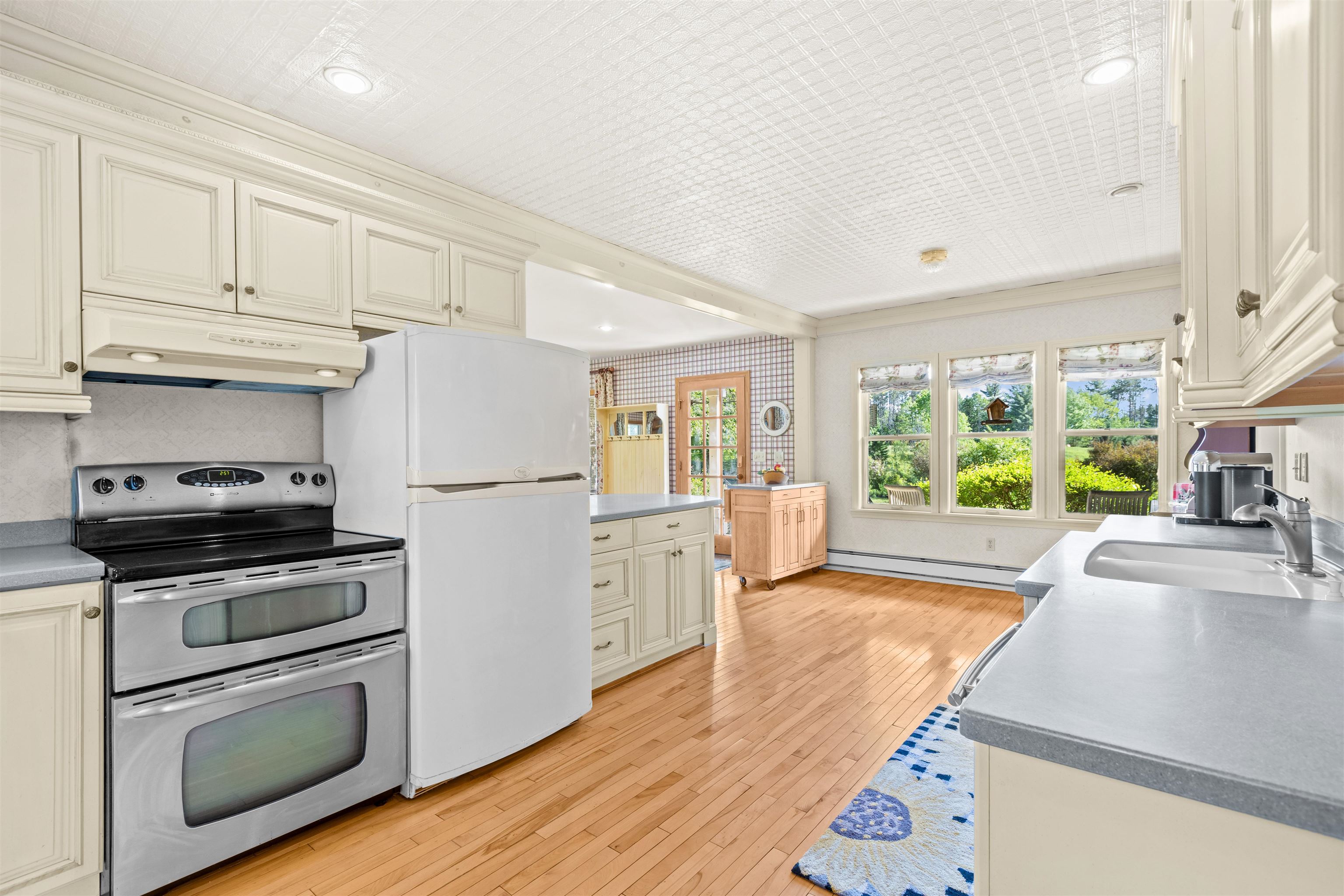884 Darling Hill Road Property Photo 21