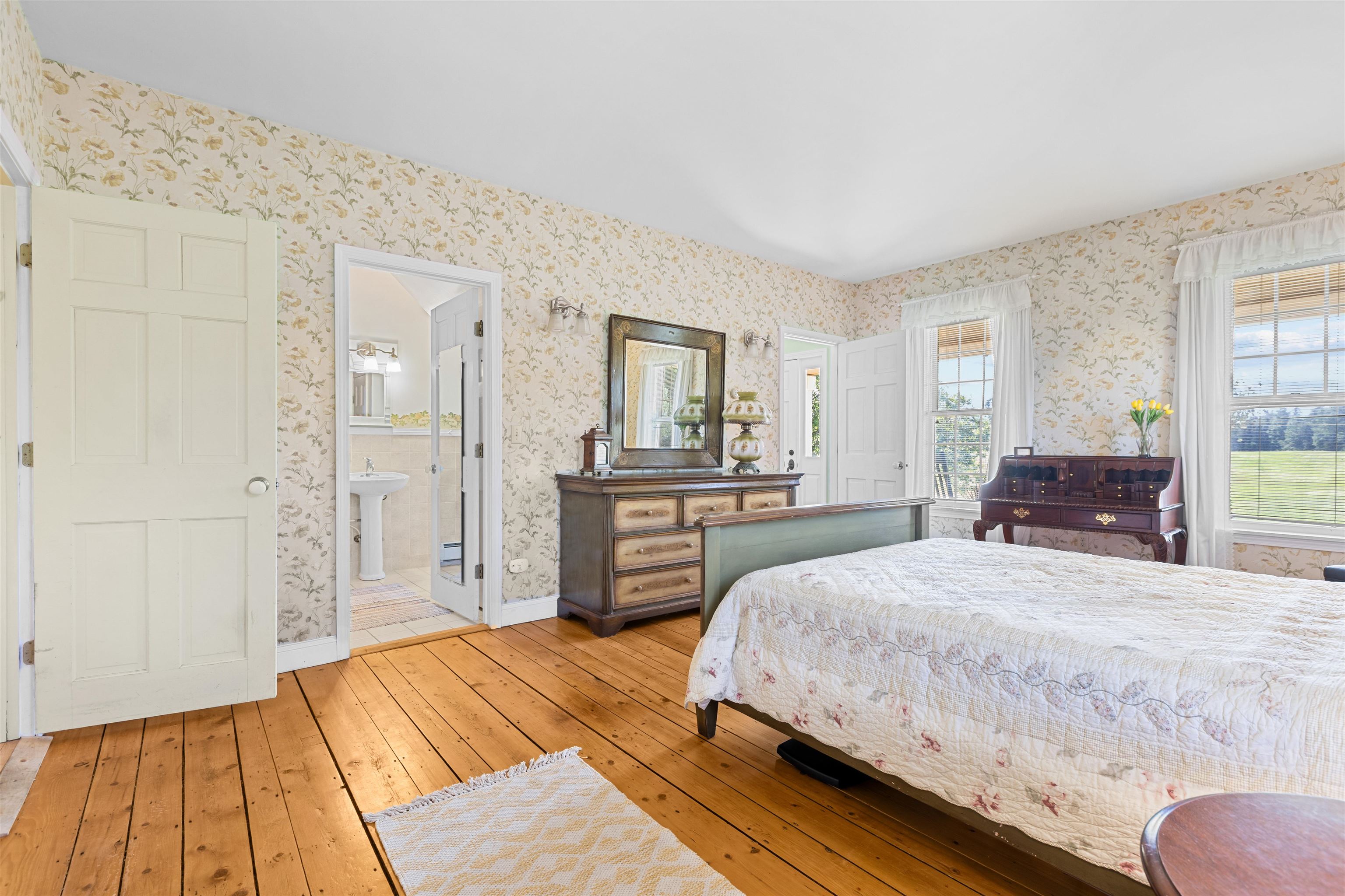 884 Darling Hill Road Property Photo 25