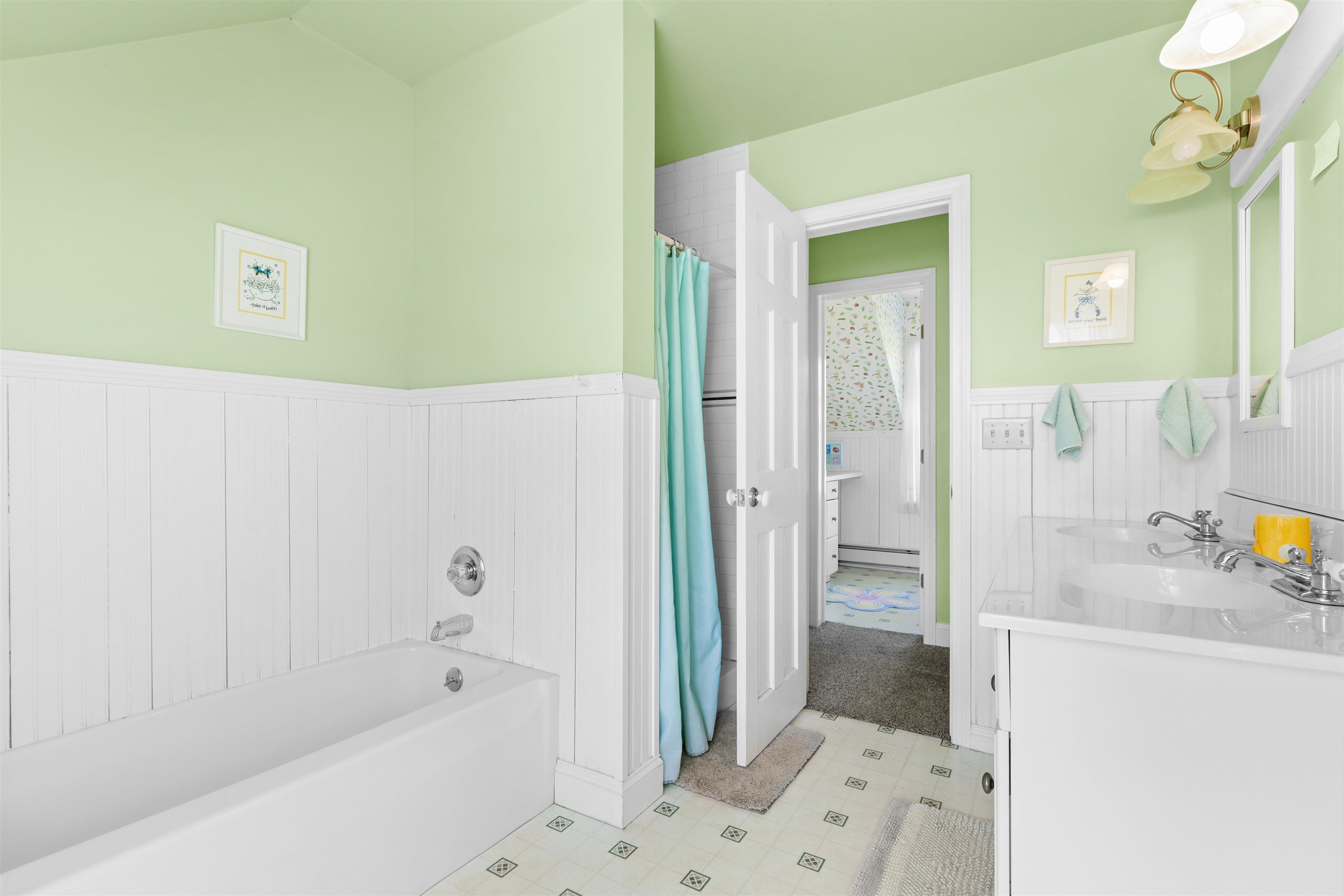 884 Darling Hill Road Property Photo 32
