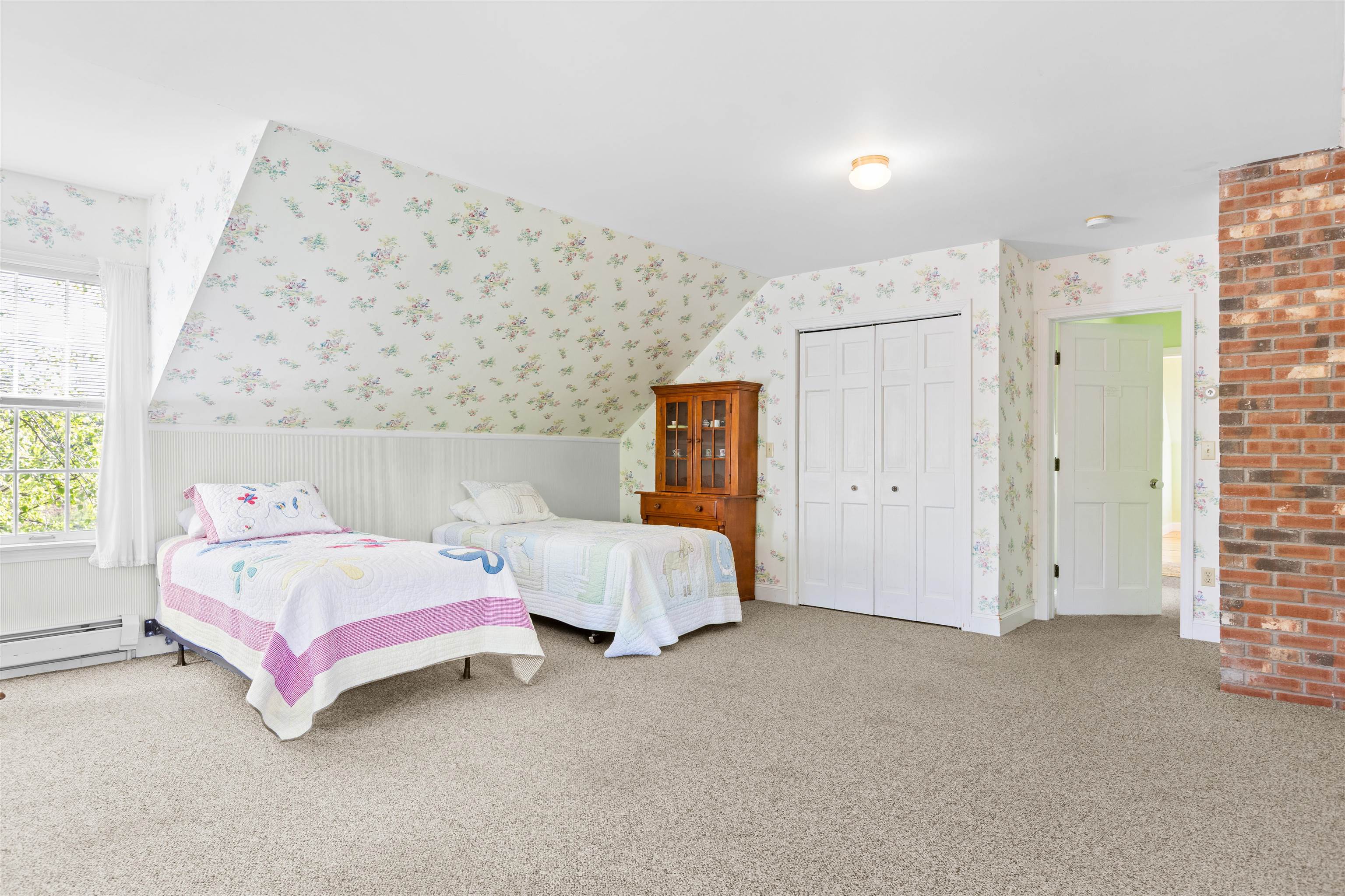884 Darling Hill Road Property Photo 35