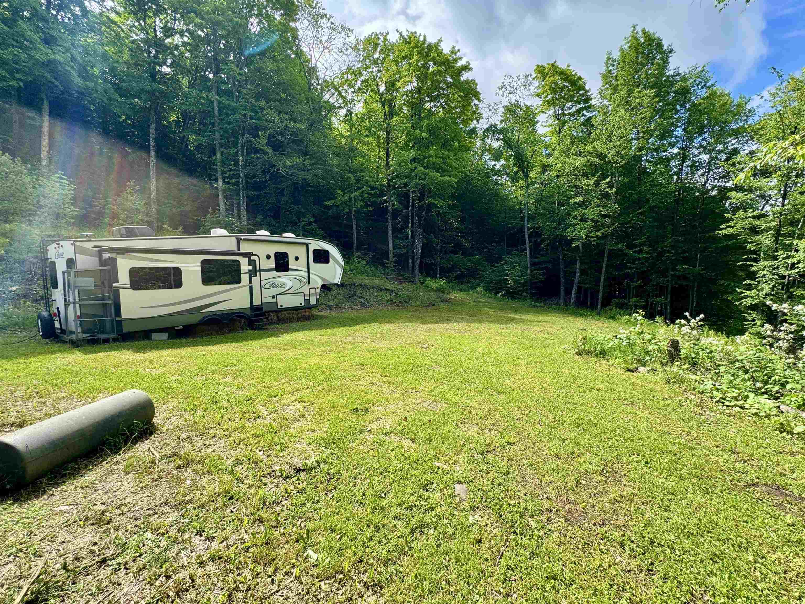 1049 Kingdom Road Property Photo 14