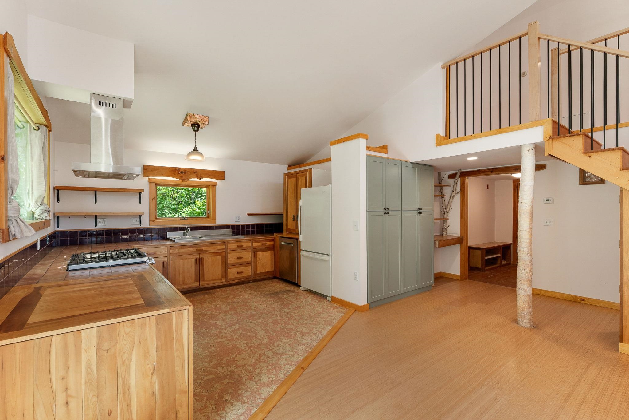 614 Gray Road Property Photo 10