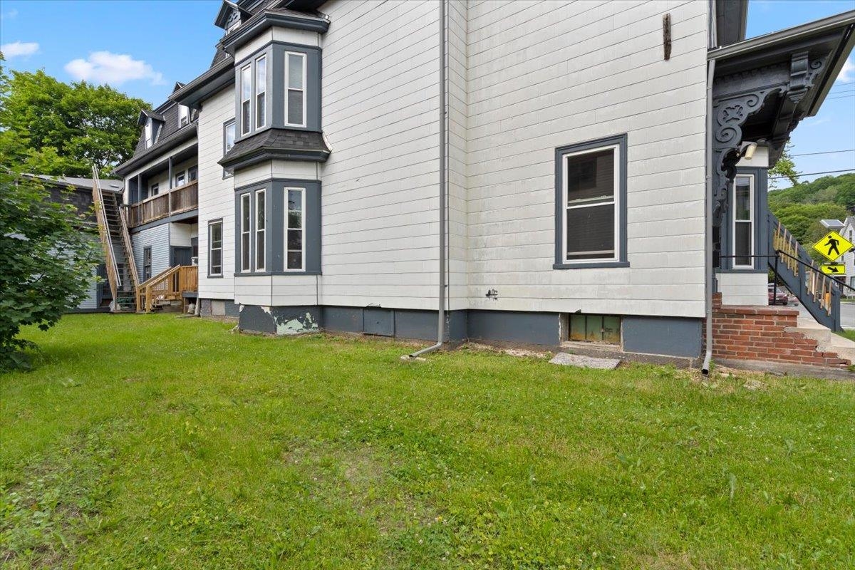 254 Elm Street Property Photo 4