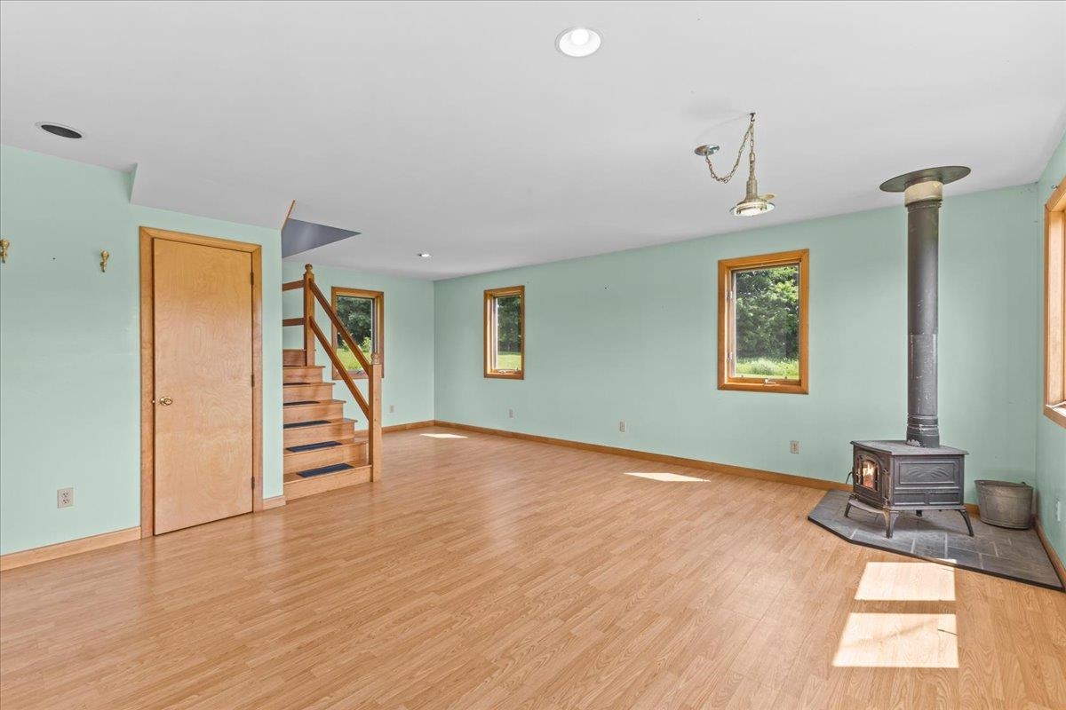 1992 West Hill Road Property Photo 6