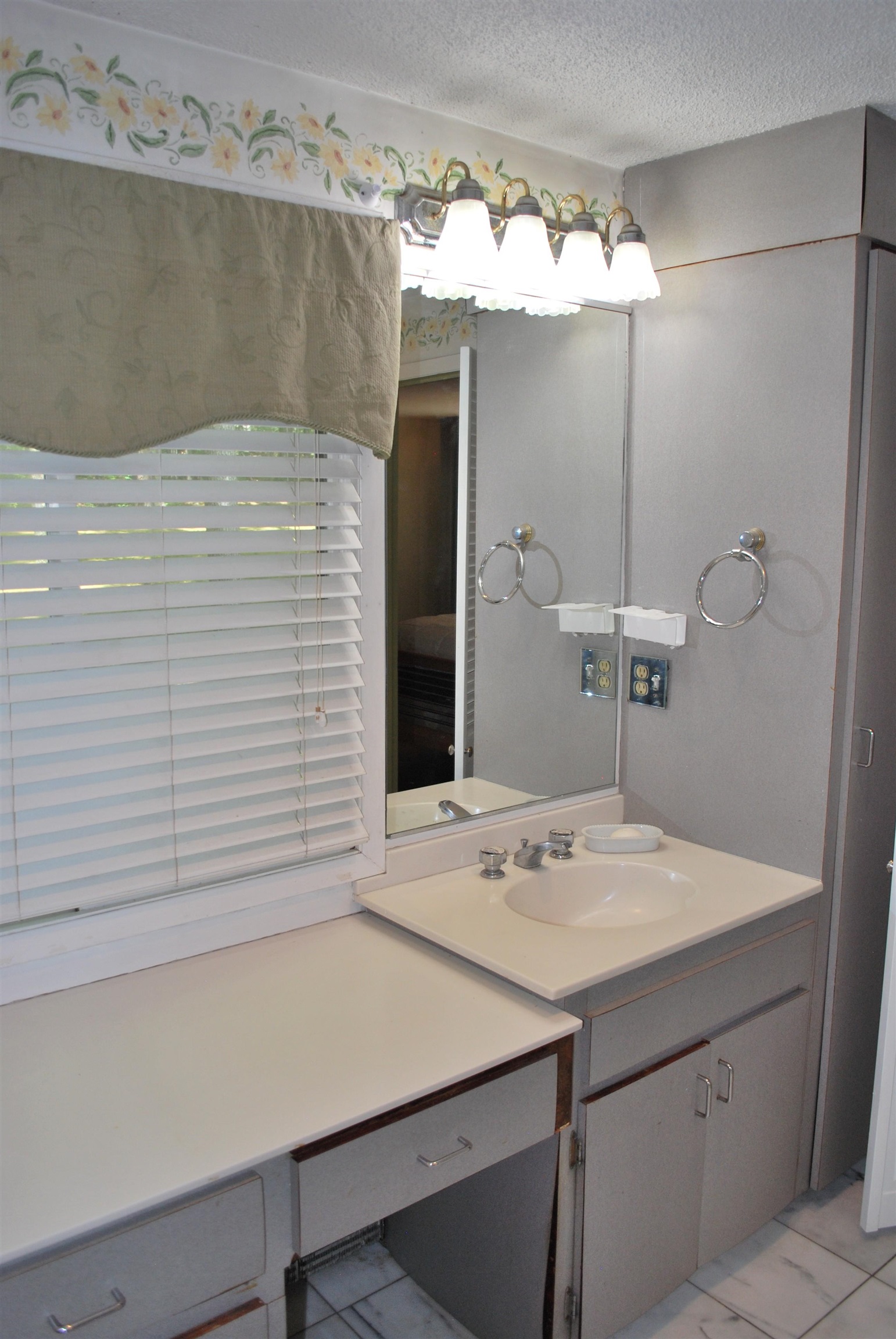 43 Camelot Drive Property Photo 33