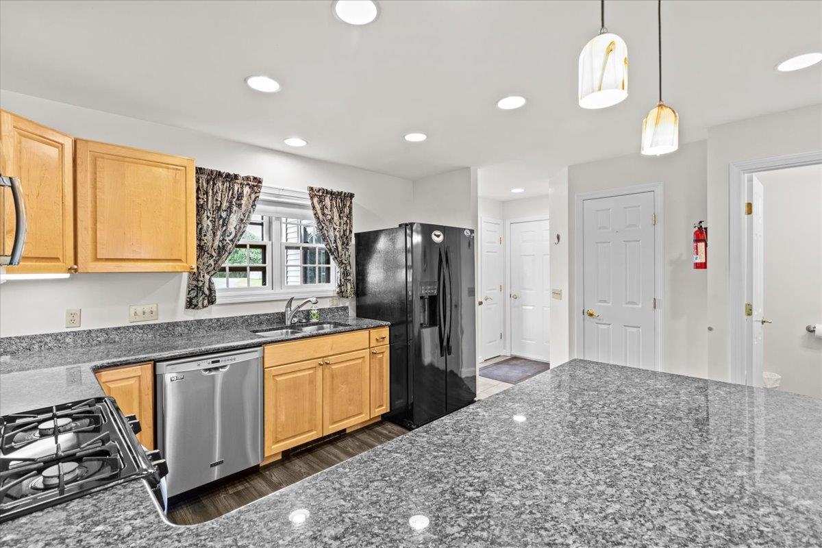 55 Jersey Way Property Photo 16