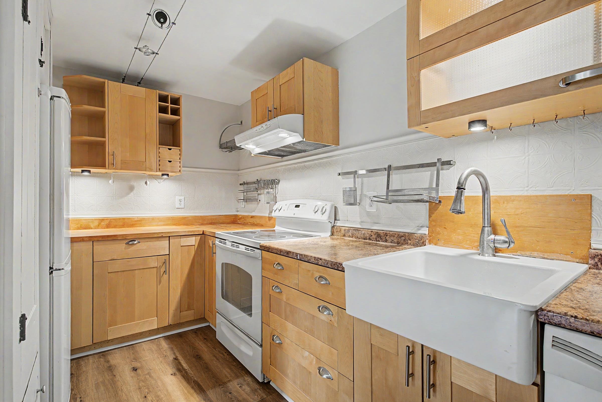32 Market Street Property Photo 1