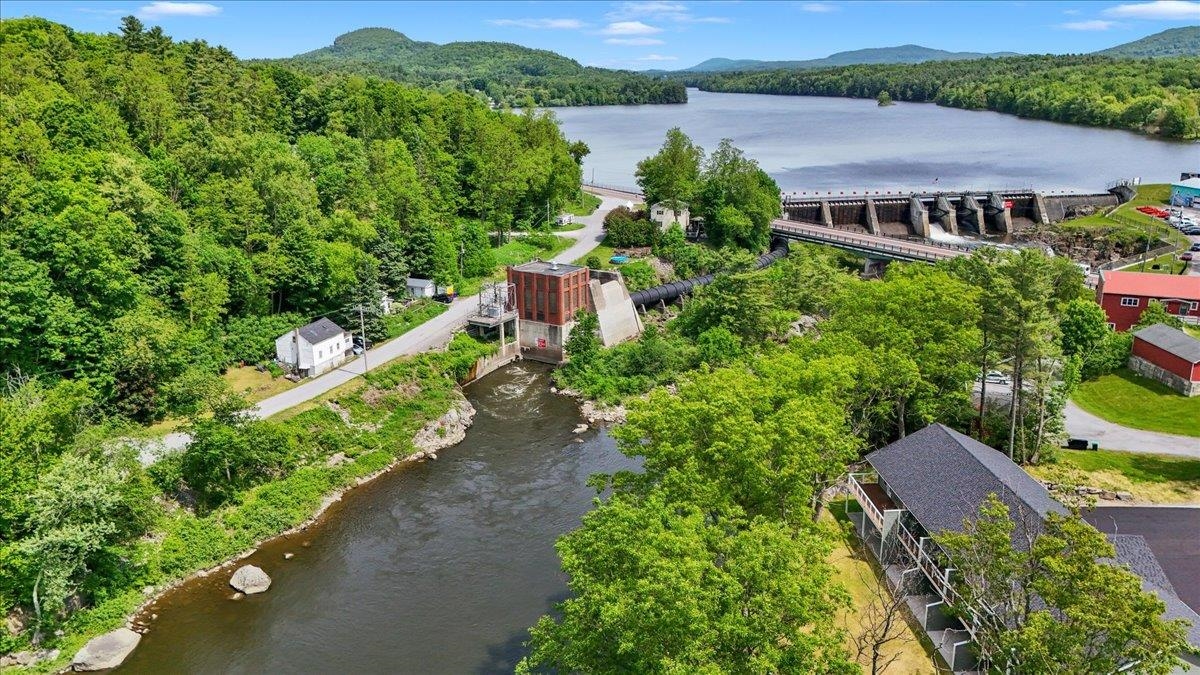 7 River Street Property Photo 2