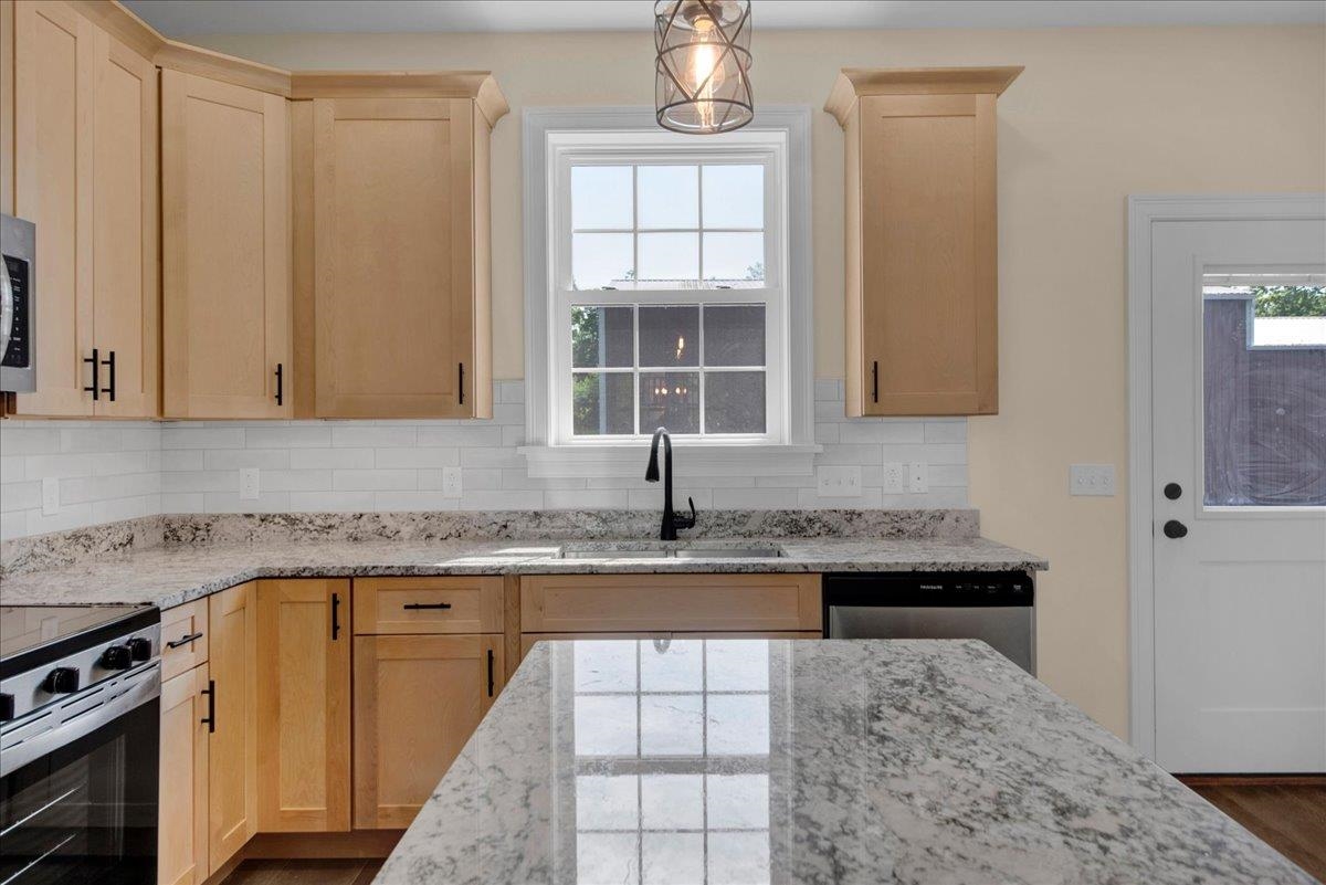 7 River Street Property Photo 13