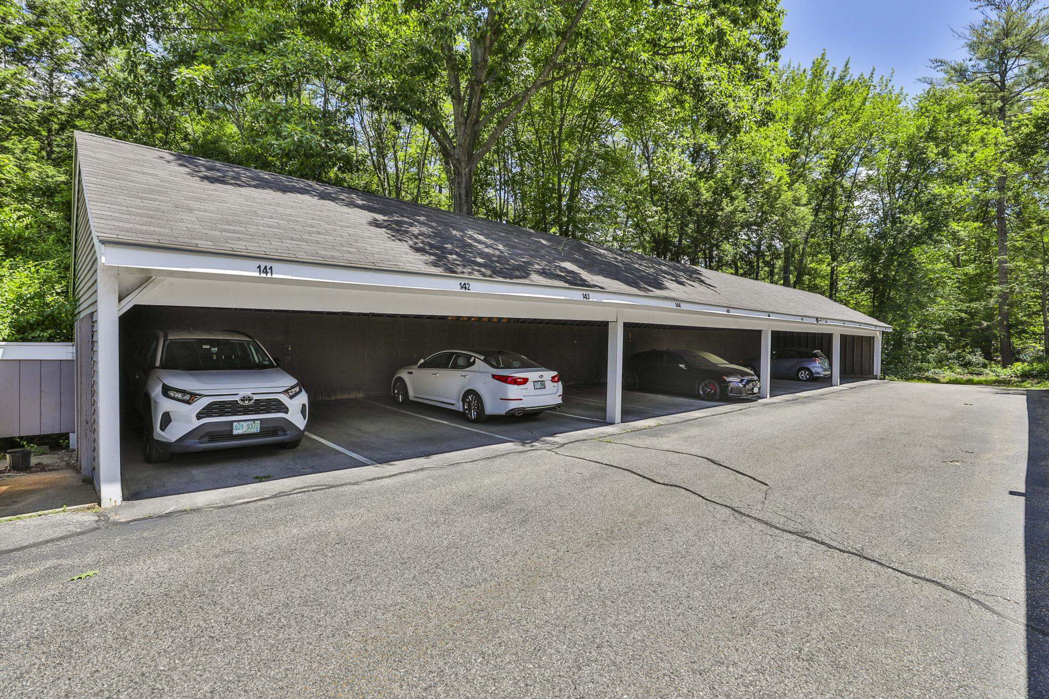9 Northbrook Drive Property Photo 3