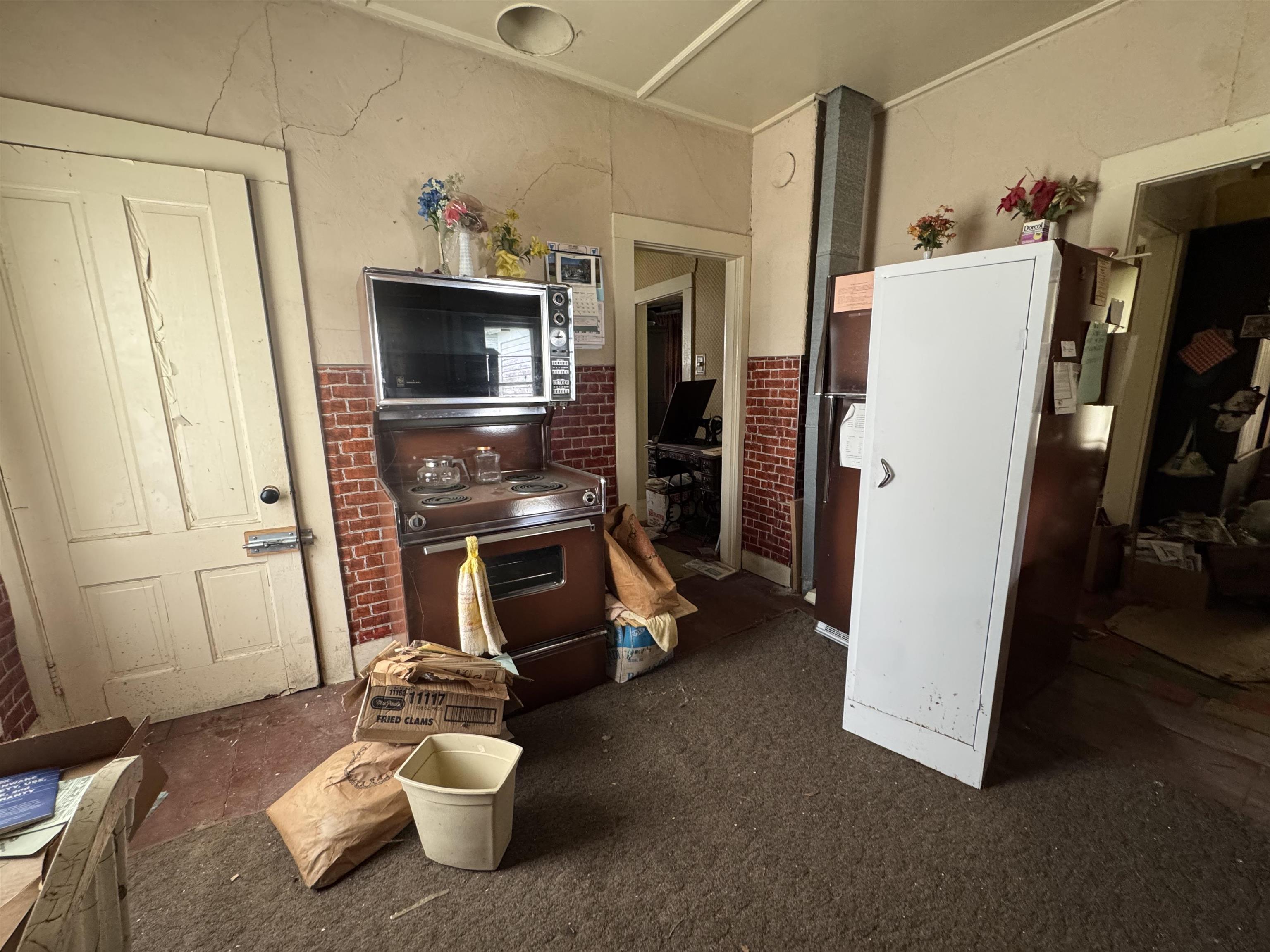 29 Dewey Street Property Photo 14