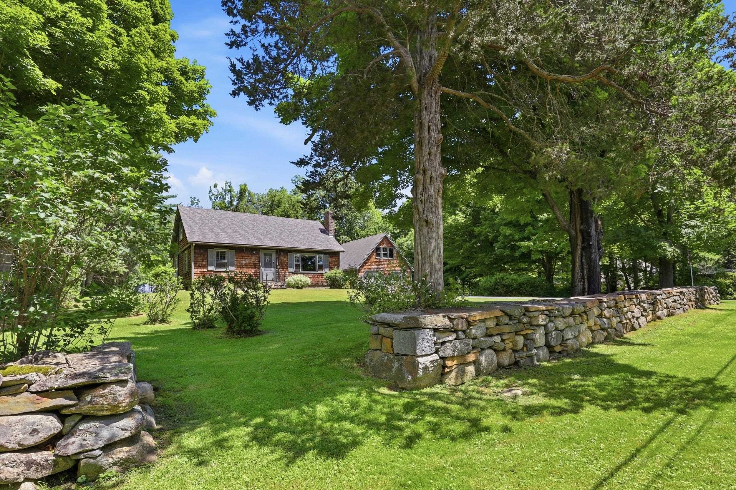 66 Green Street Property Photo 1