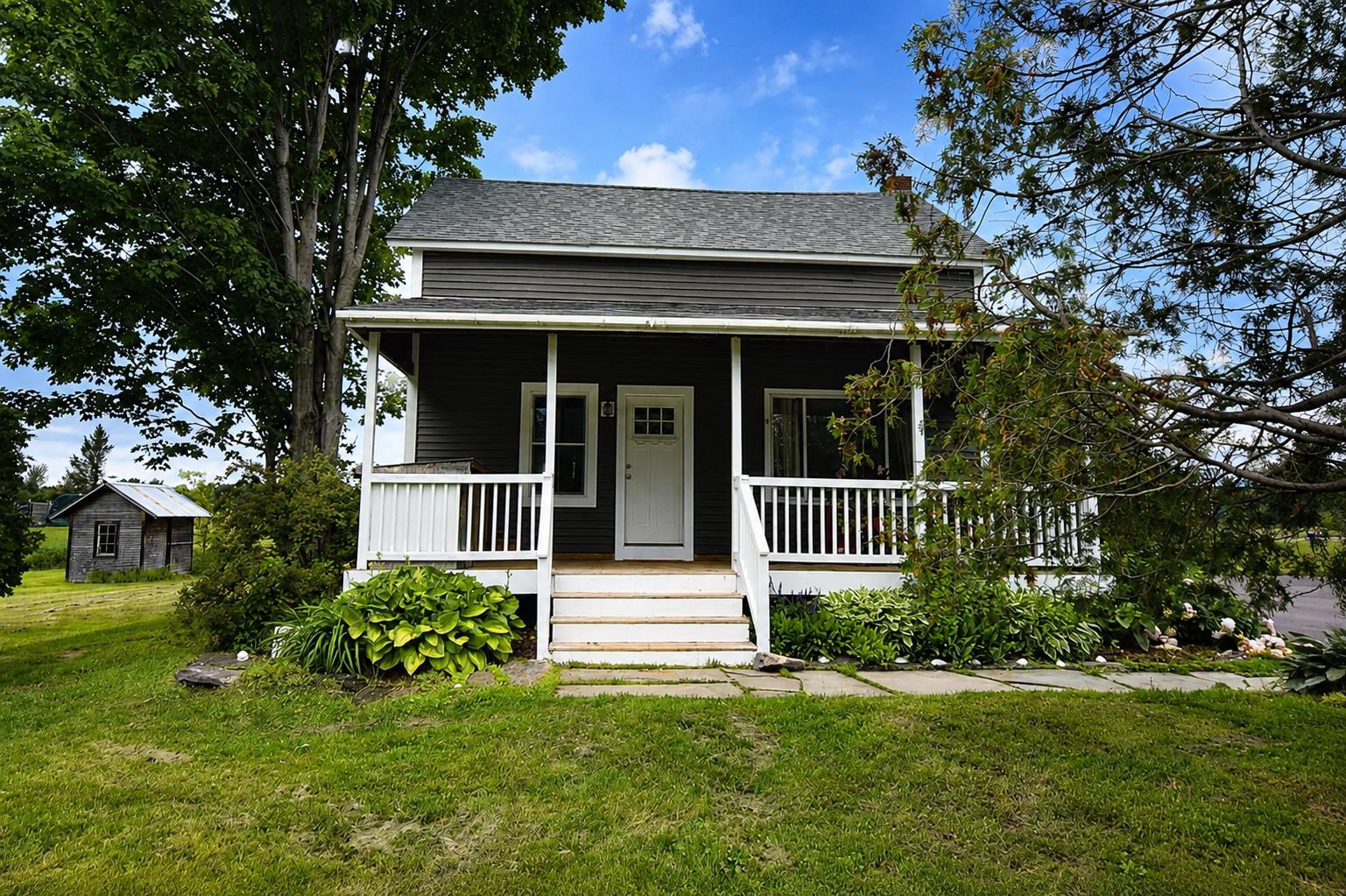 2835 Mountain View Road Property Photo 1