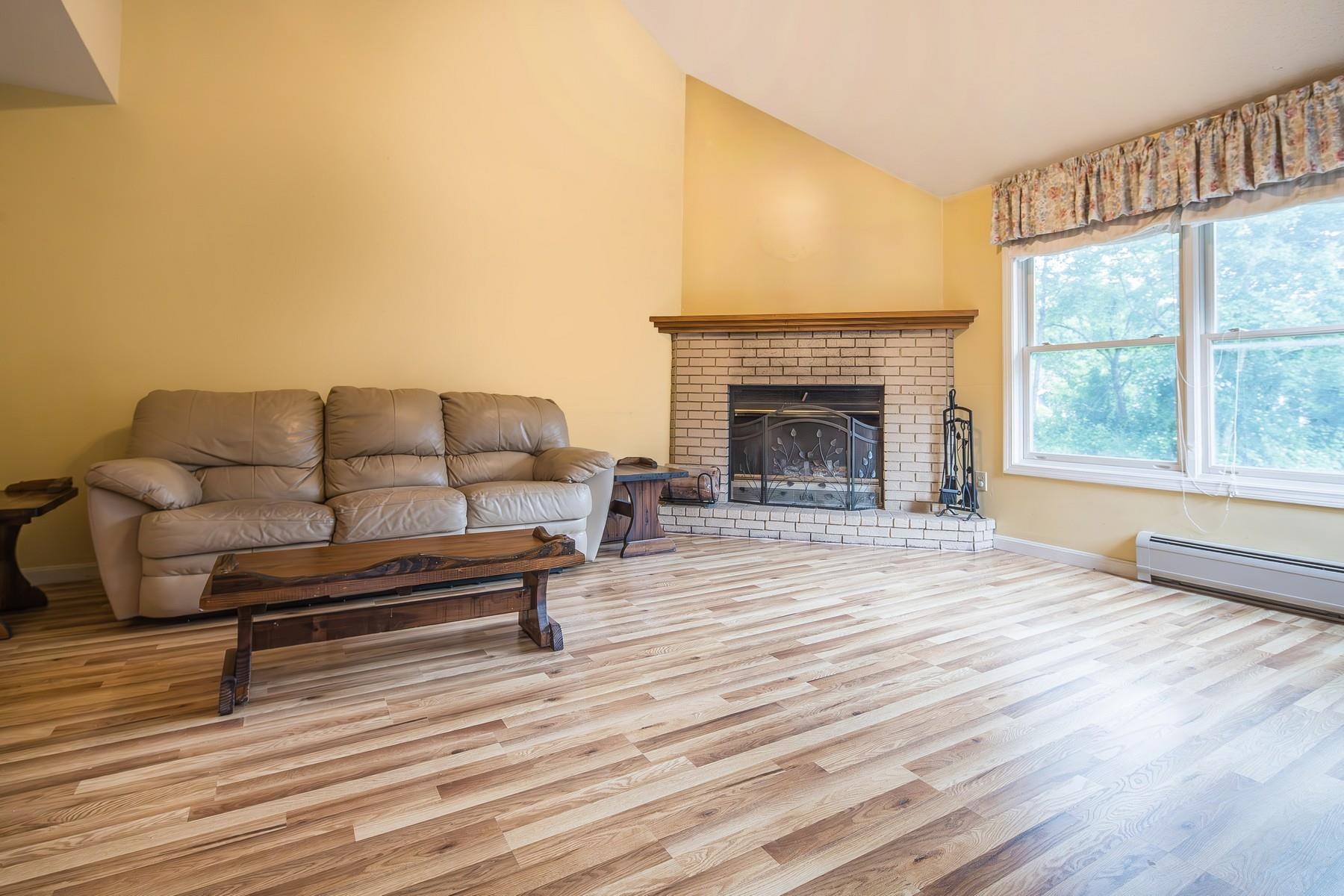 6 Moon Brook Drive Property Photo 4