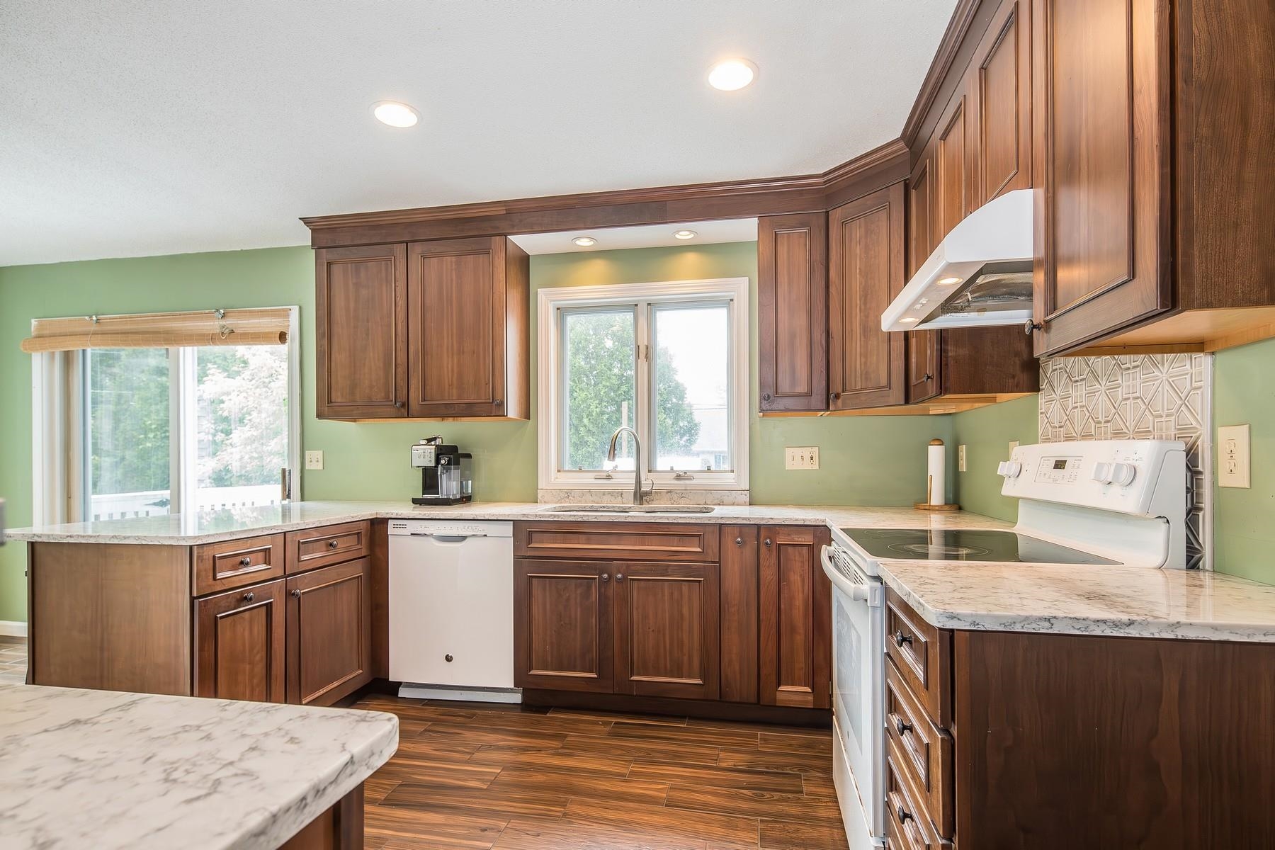 6 Moon Brook Drive Property Photo 6