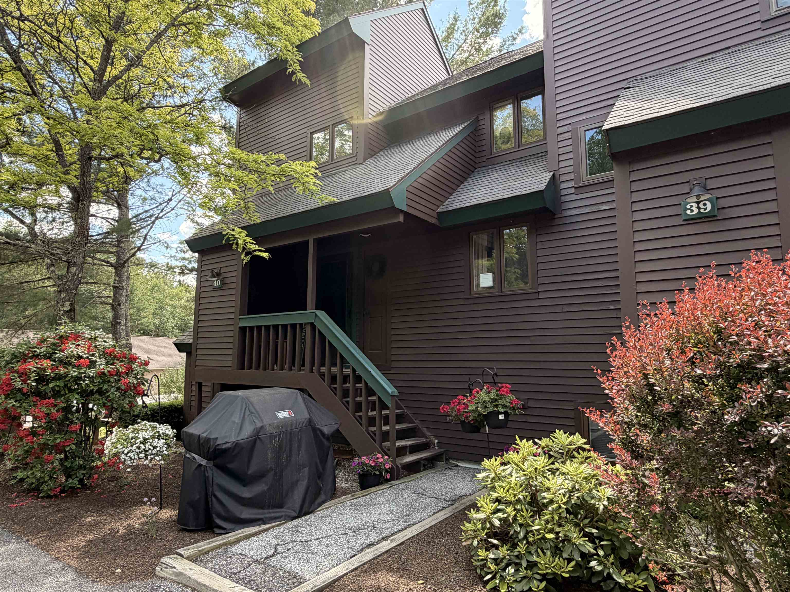 3 Pine Tree Way Property Photo 2