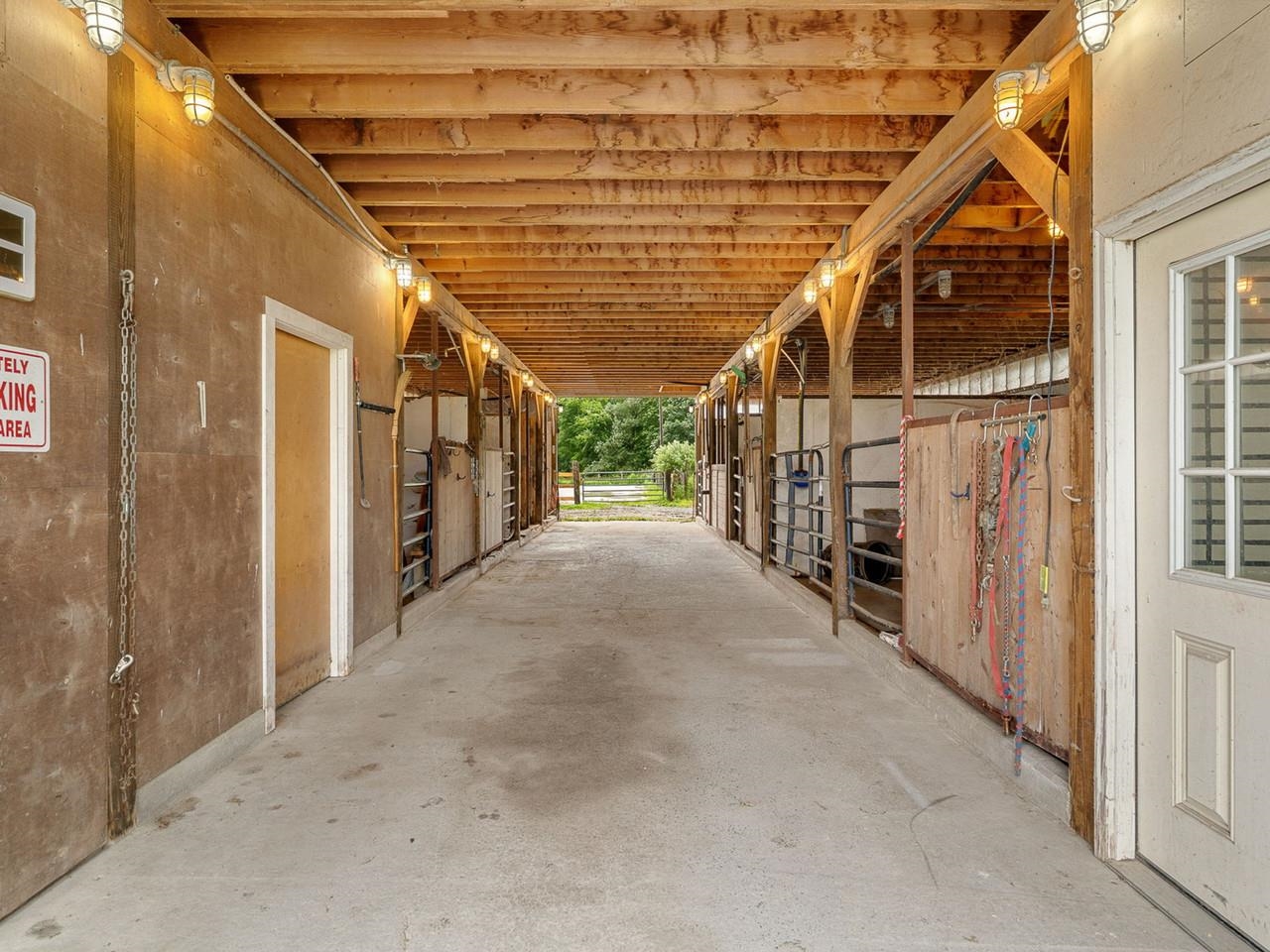 1233 Satterly Road Property Photo 5