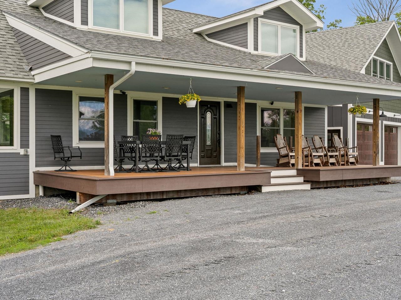 1233 Satterly Road Property Photo 6