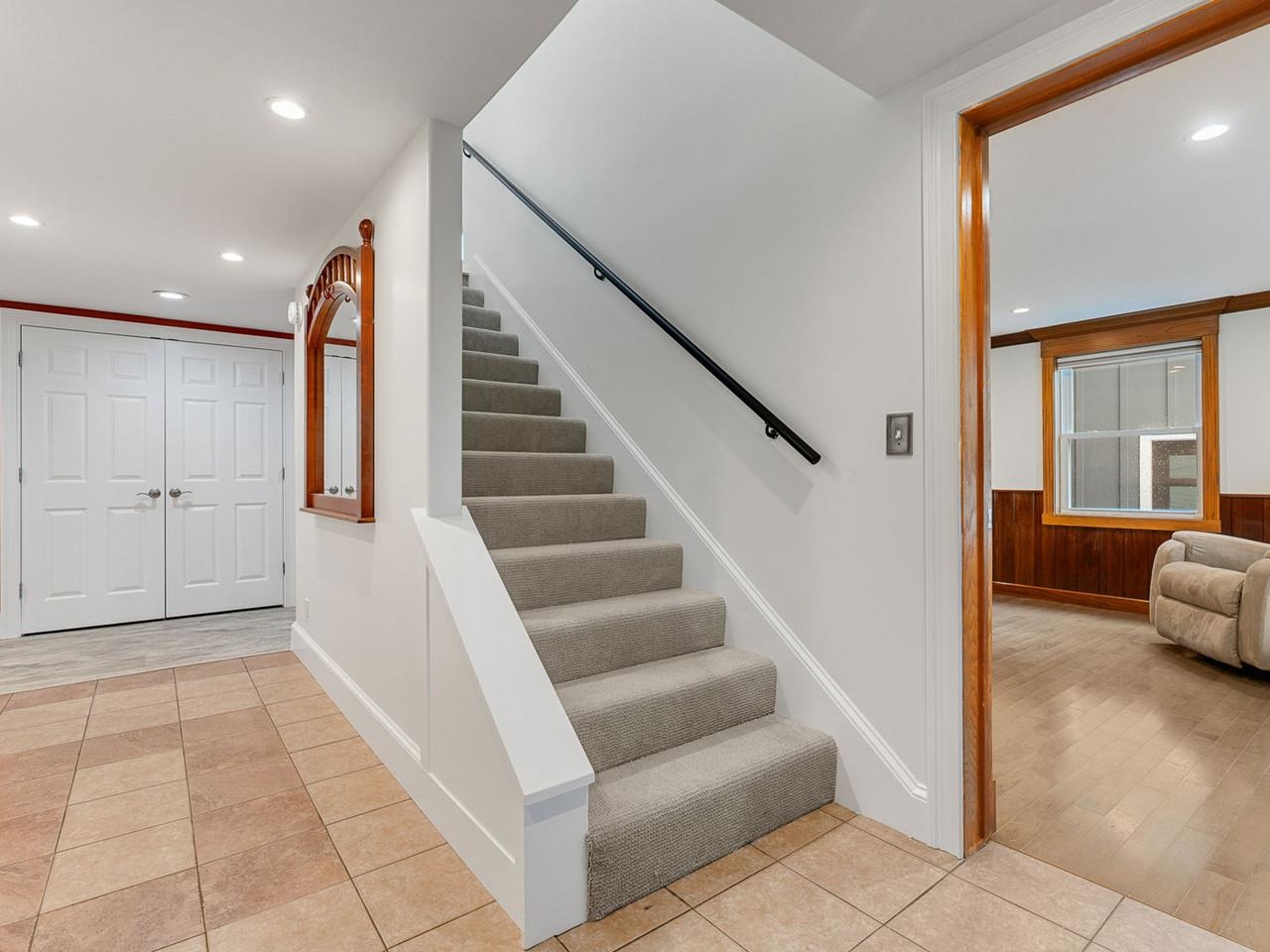 1233 Satterly Road Property Photo 8