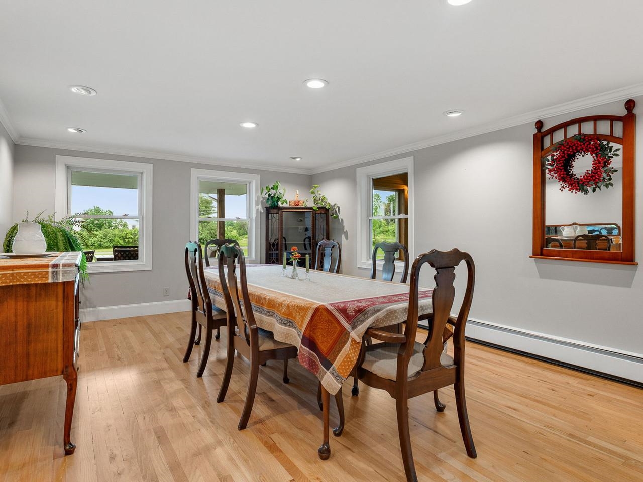 1233 Satterly Road Property Photo 15