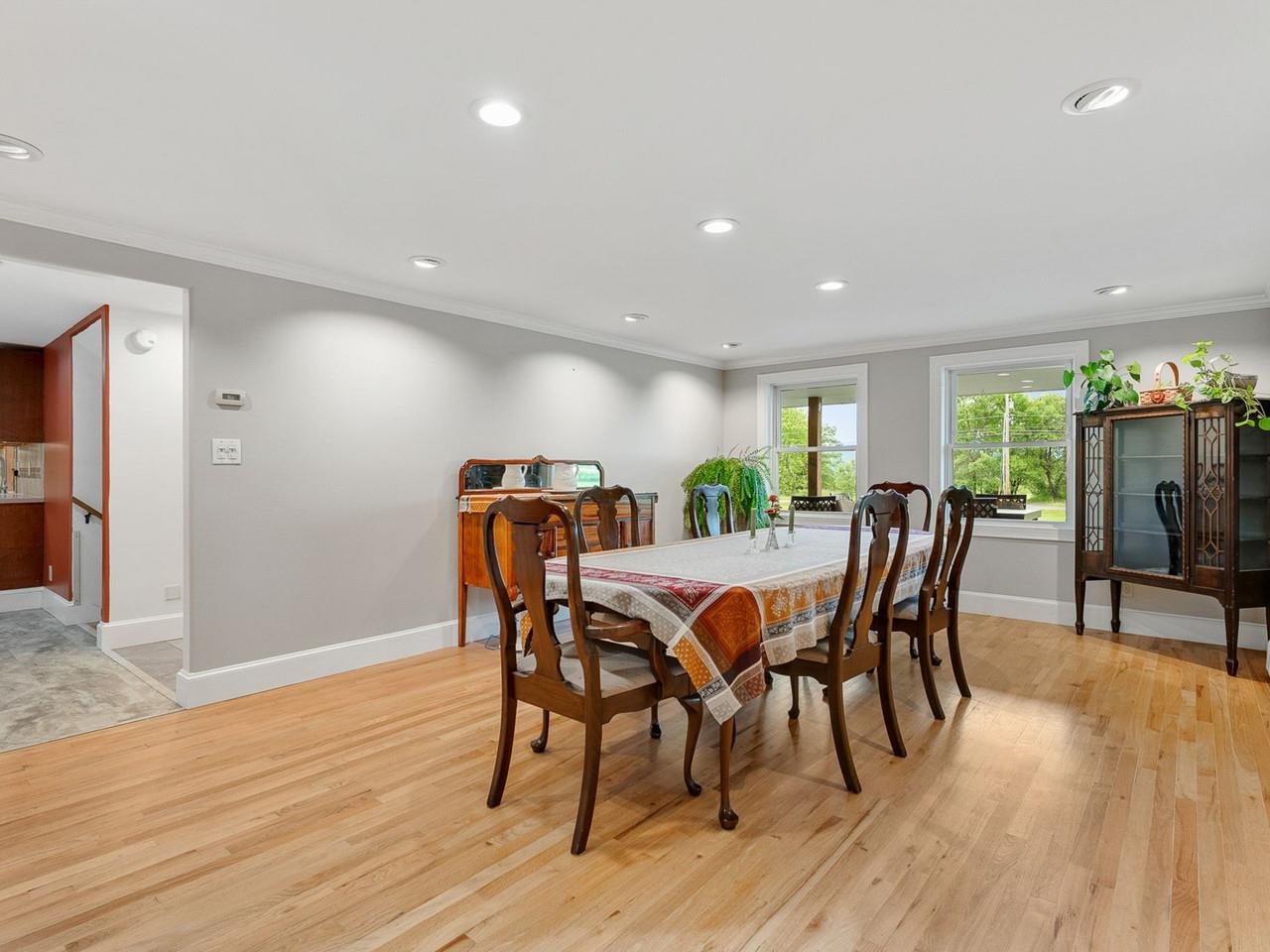 1233 Satterly Road Property Photo 16