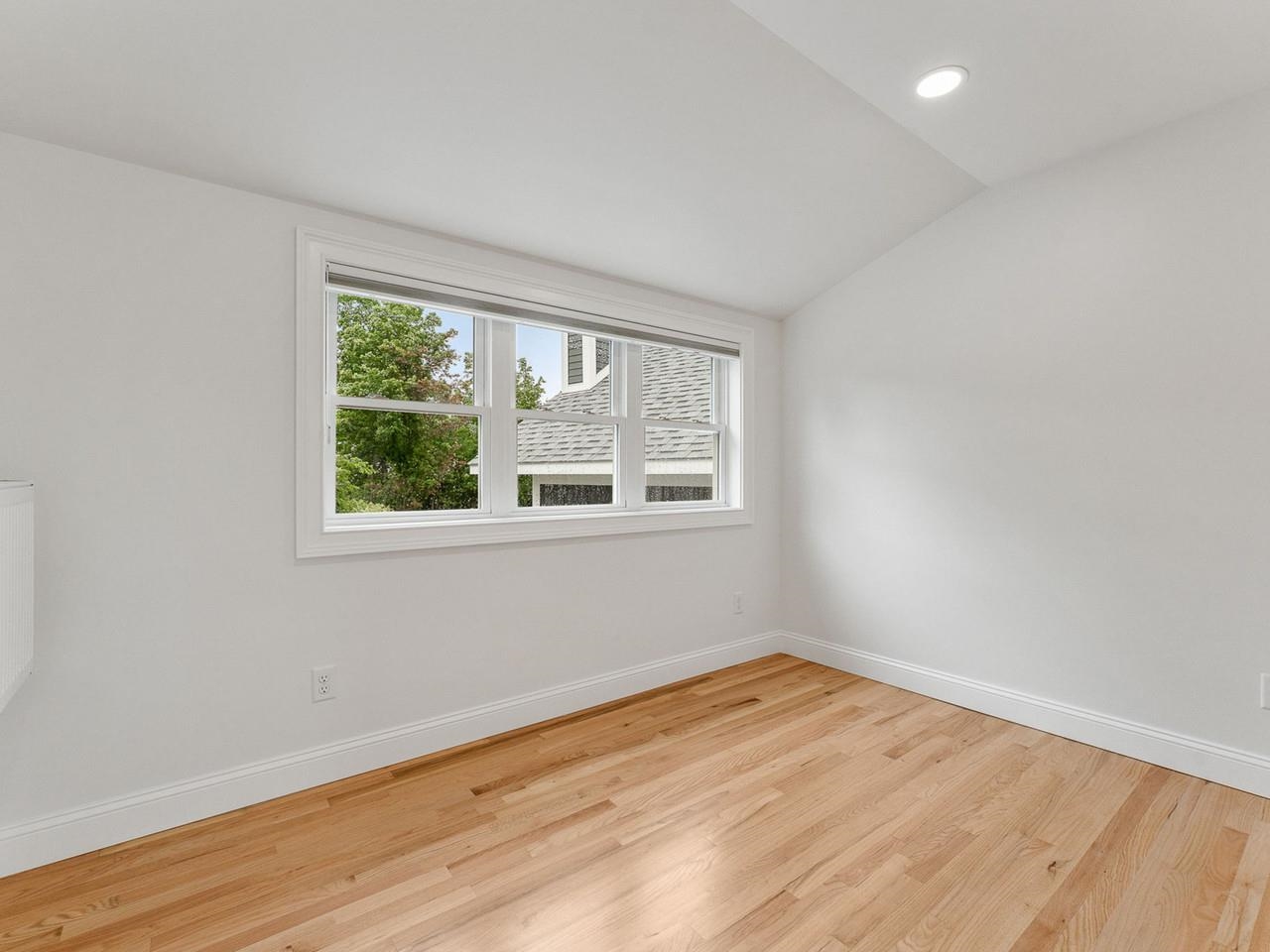1233 Satterly Road Property Photo 32