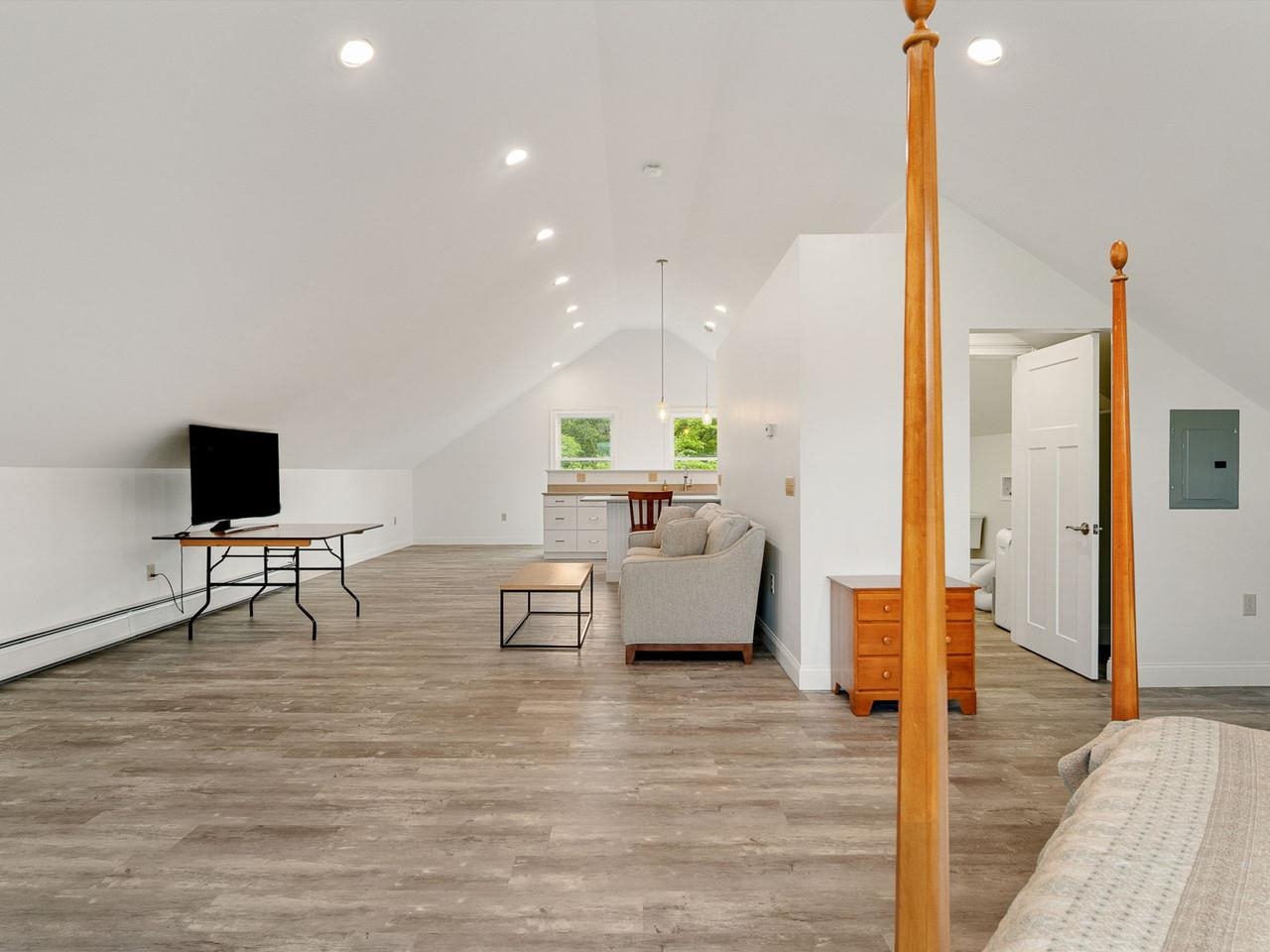 1233 Satterly Road Property Photo 43