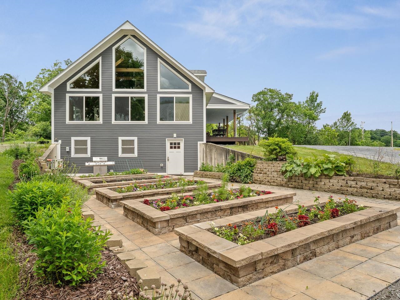 1233 Satterly Road Property Photo 49
