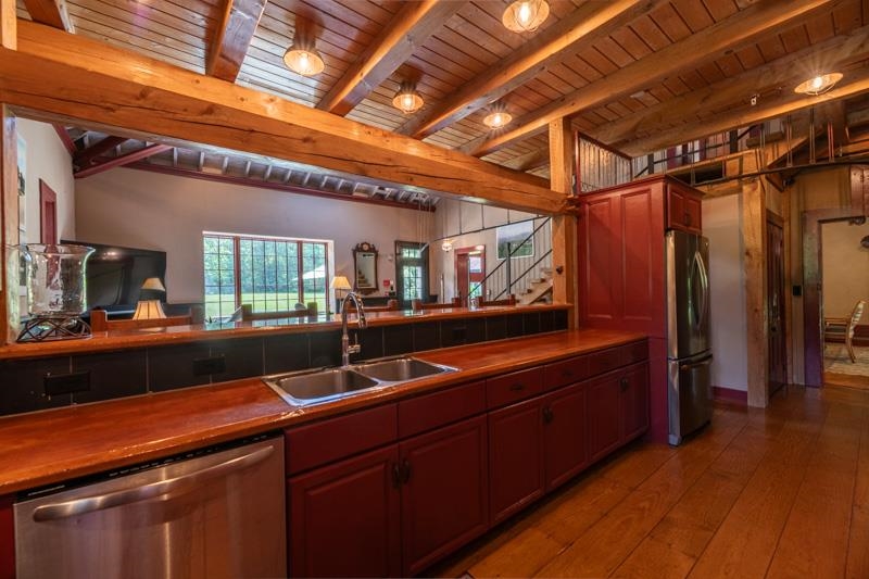 2236 River Road Property Photo 16