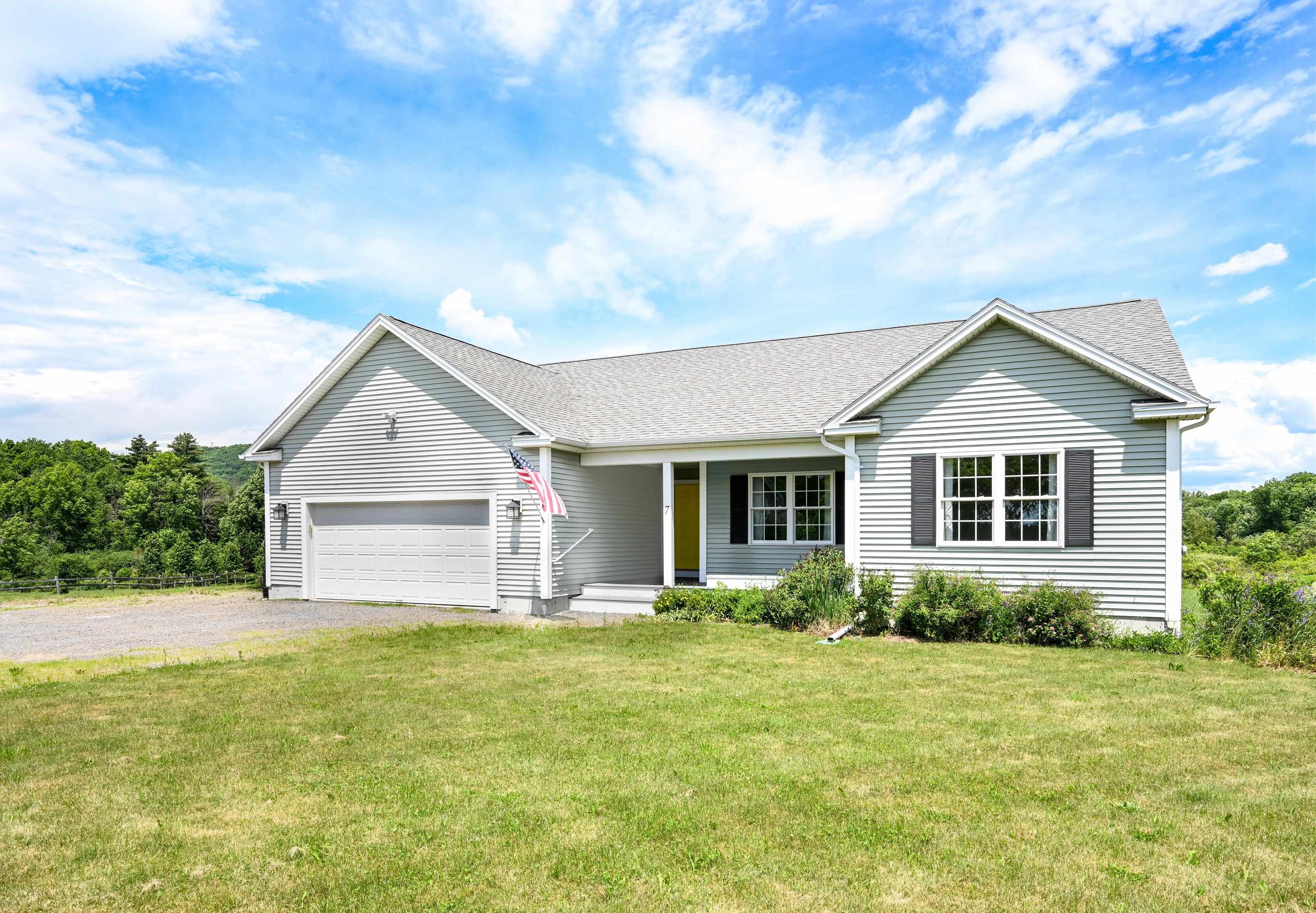 7 Riparian Way