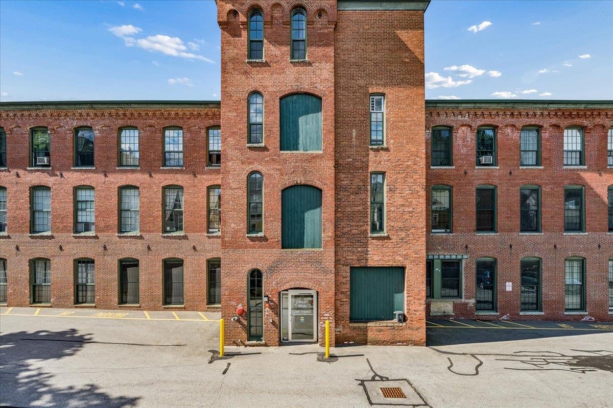 100 Main Street Property Photo 1