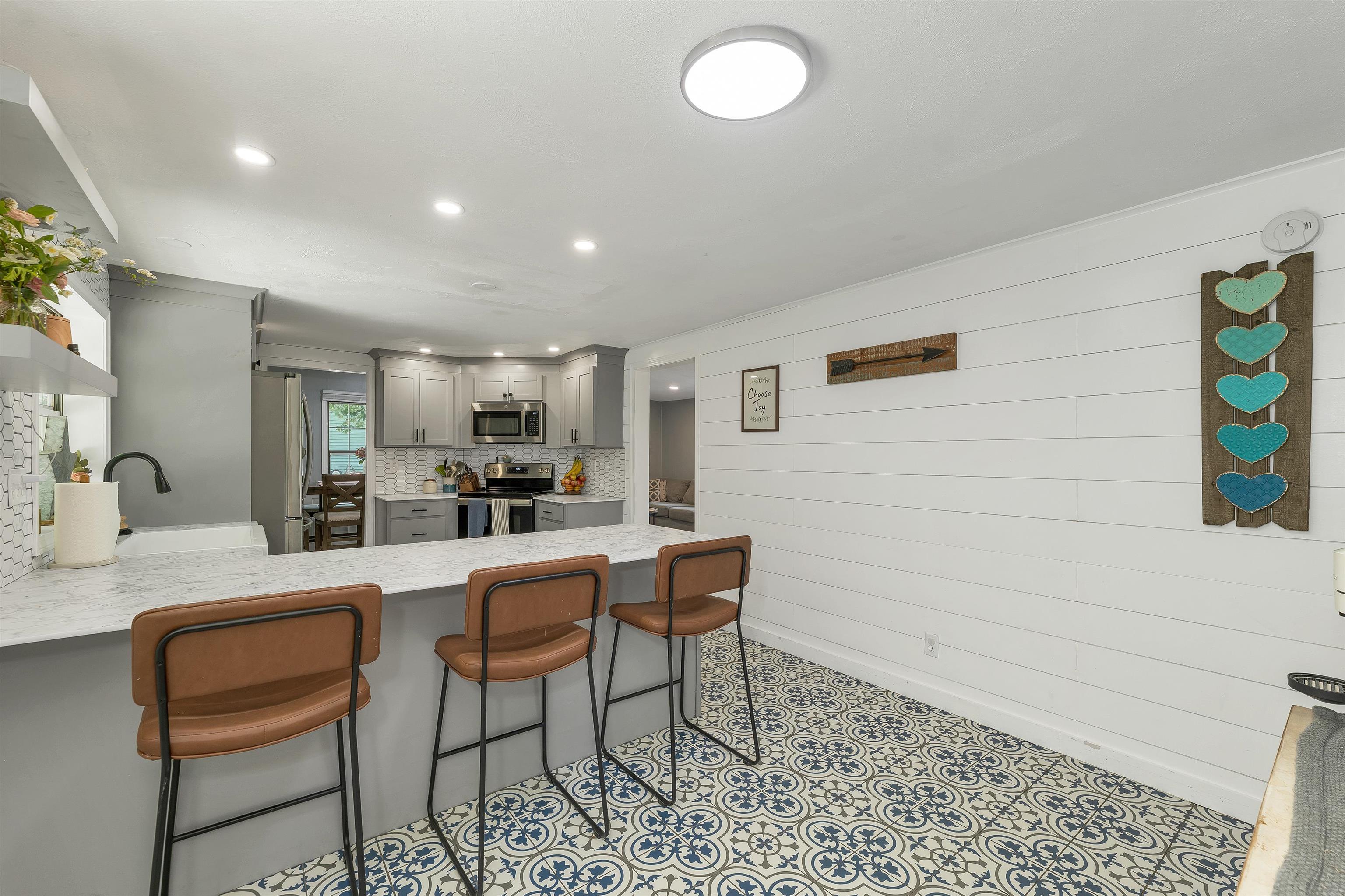 165 South Shore Road Property Photo 3