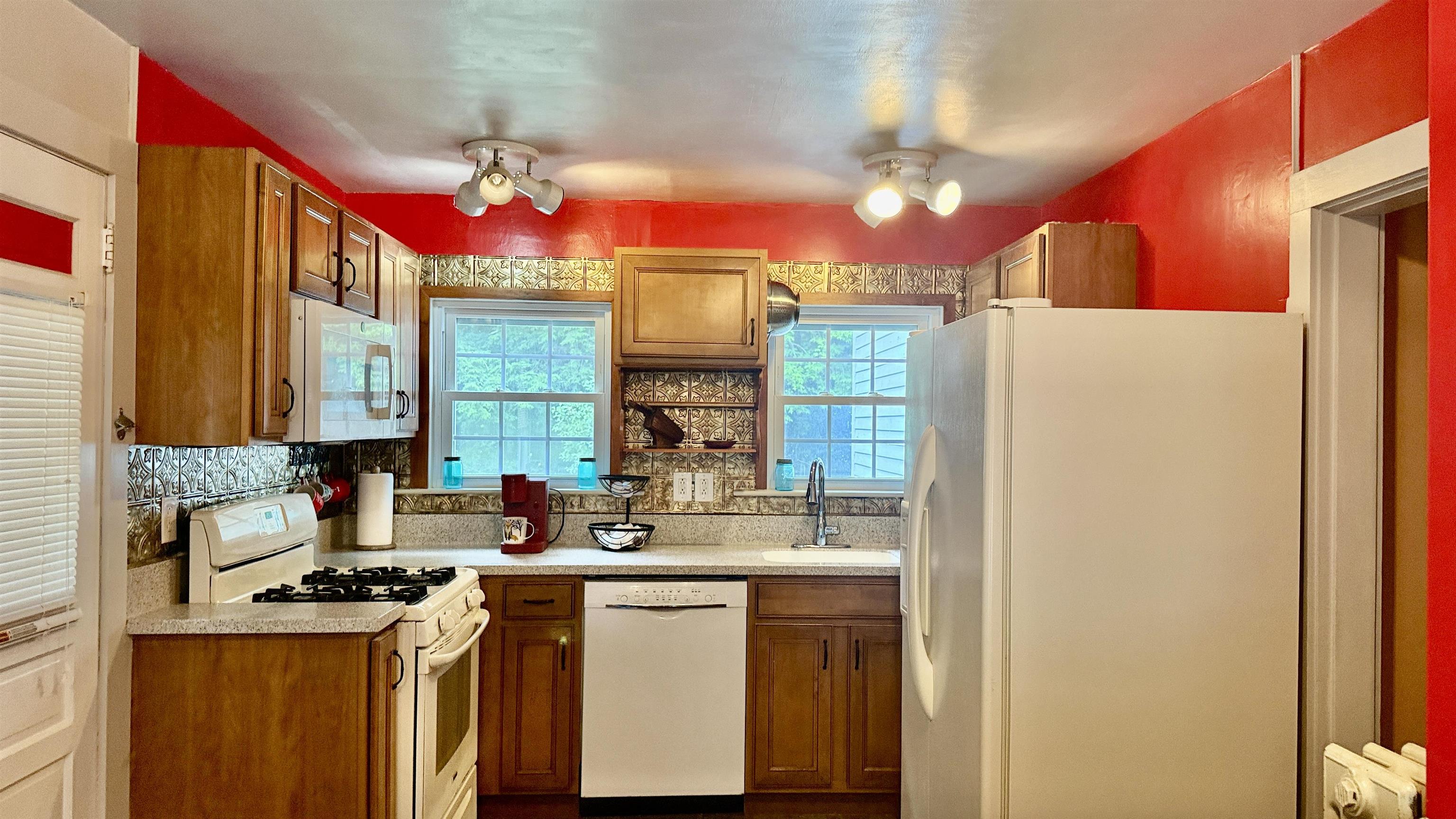 27 Ainsworth Road Property Photo 5
