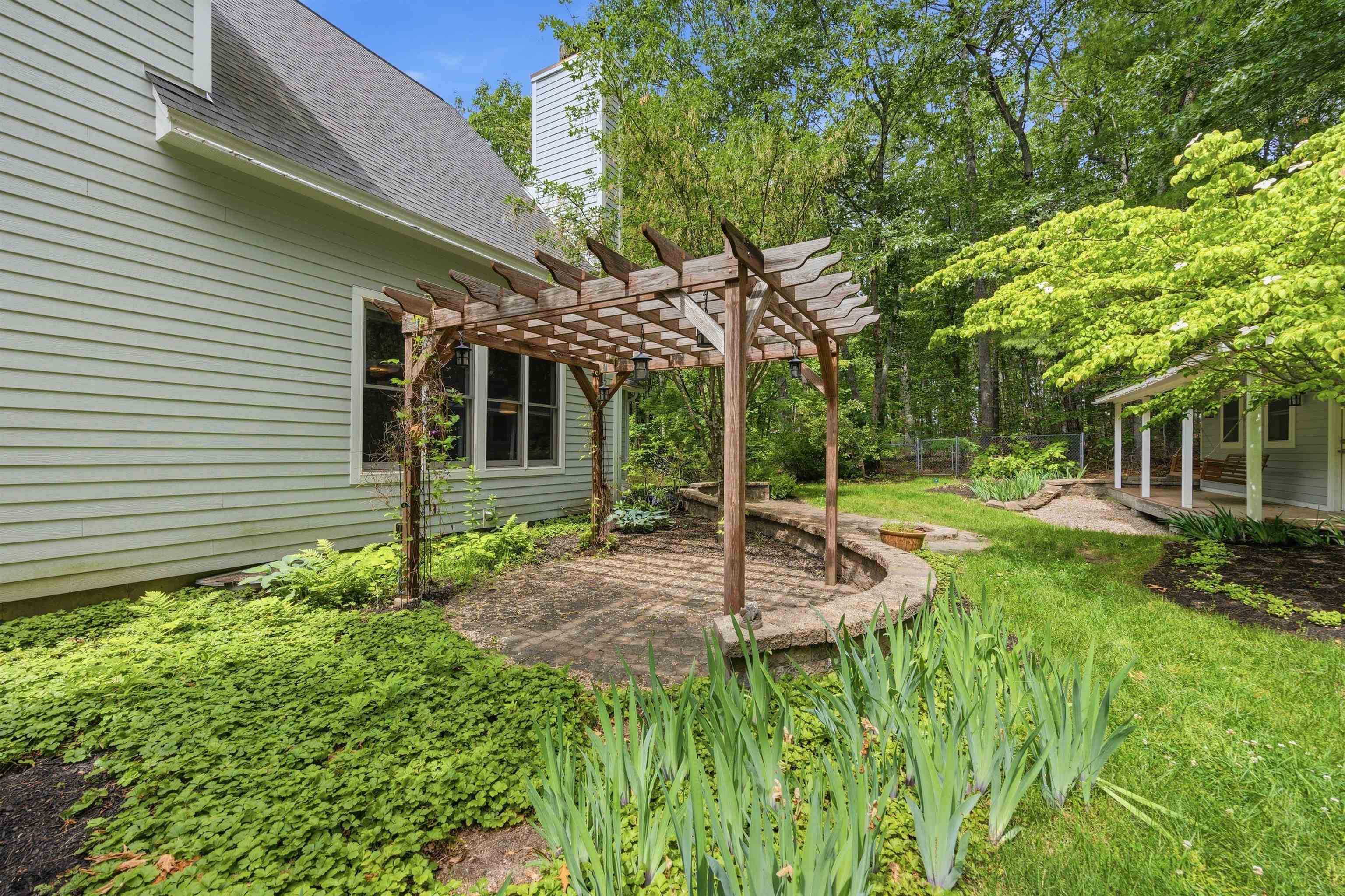 8 Freshet Road Property Photo 4
