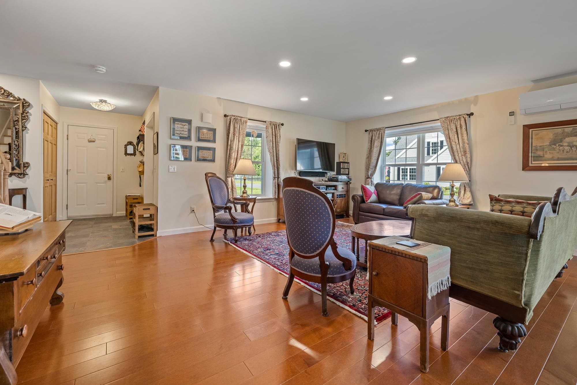 62 Pullman Lane Property Photo 4