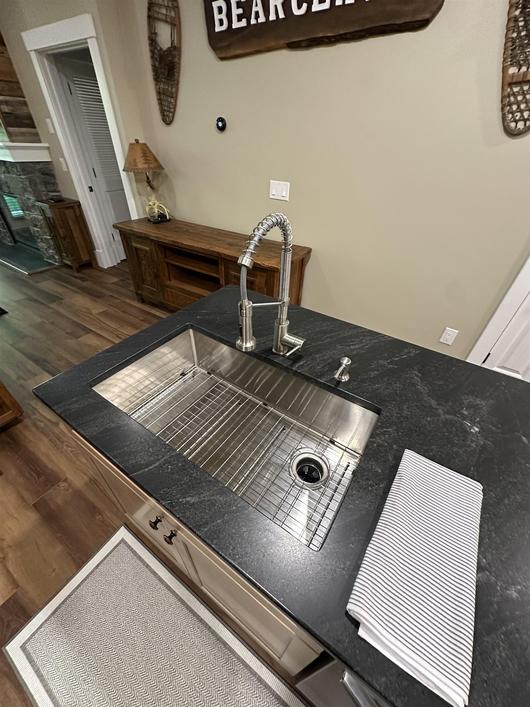 9 Riverside Terrace Drive Property Photo 11
