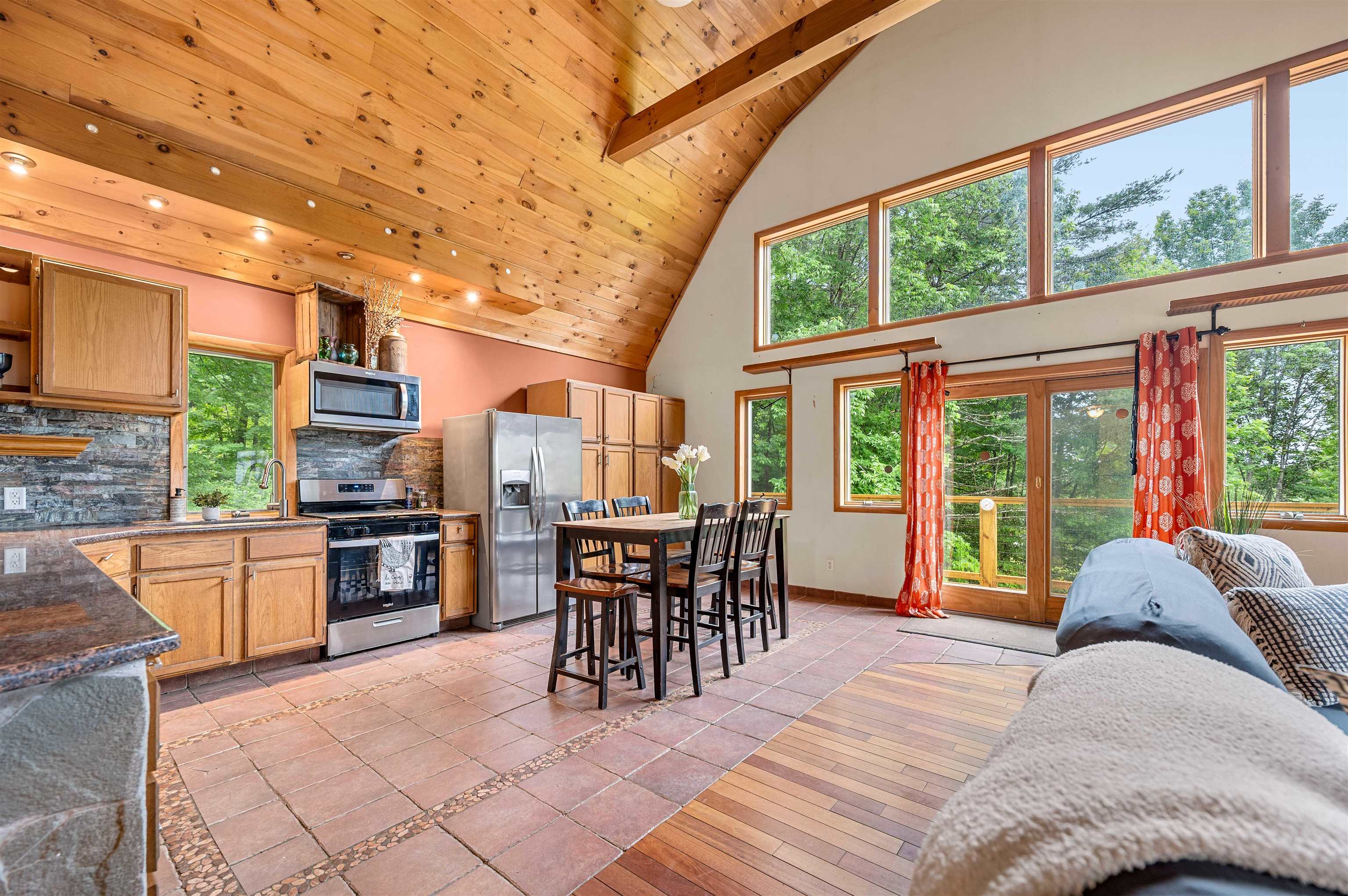 2307 Bliss Road Property Photo 8