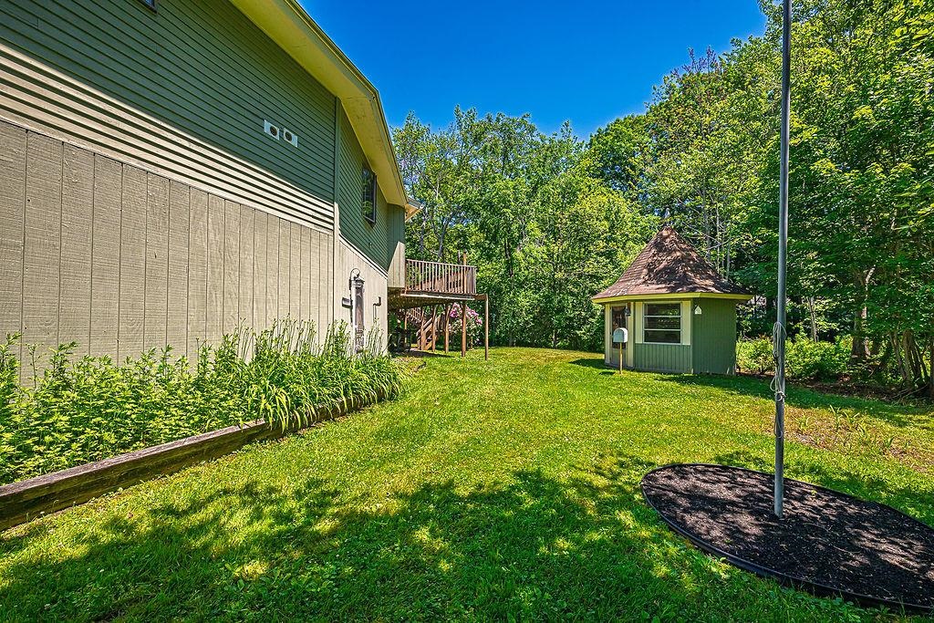 25 Frontier Street Property Photo 33