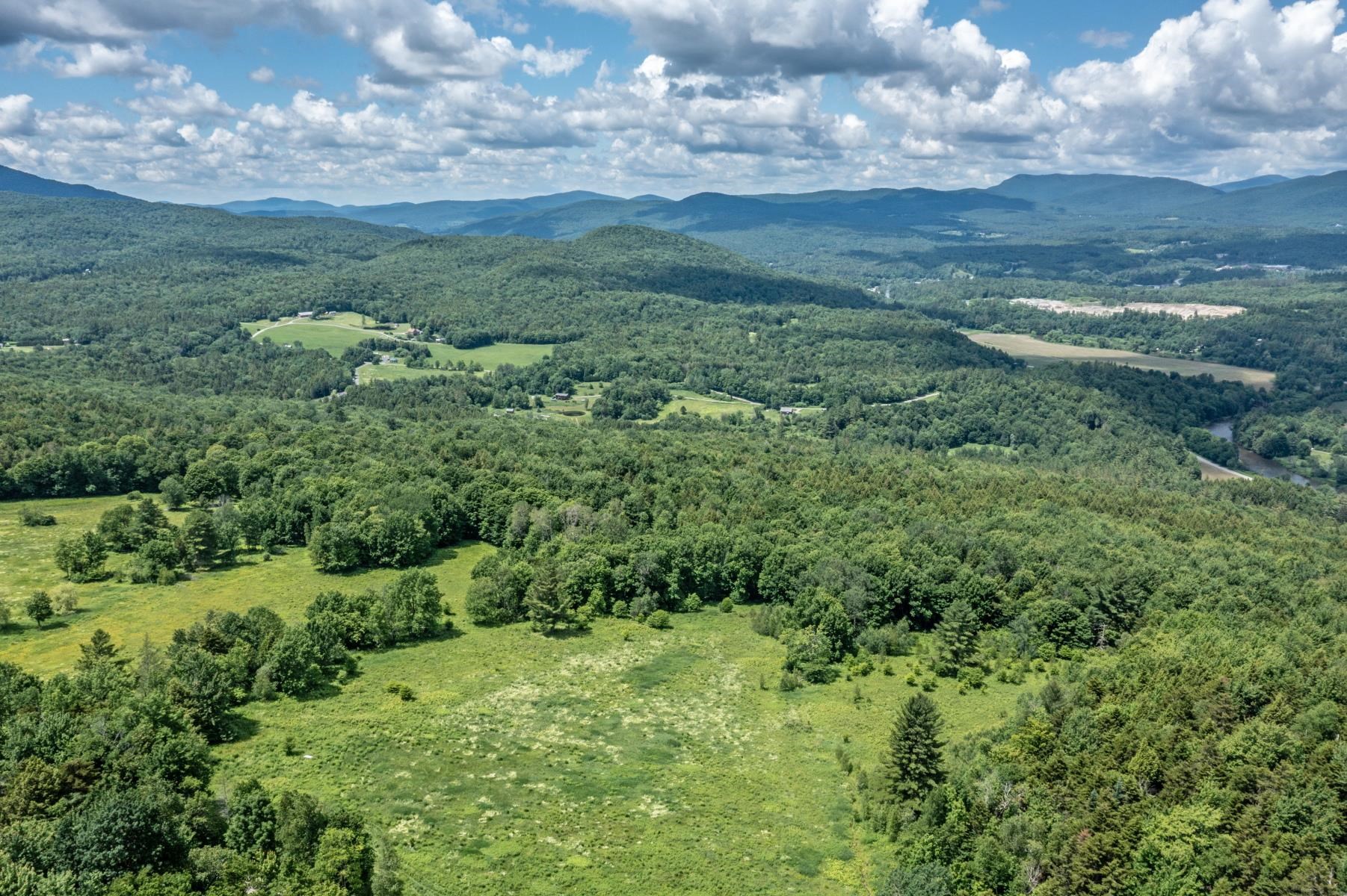 877 Grow Road Property Photo 3