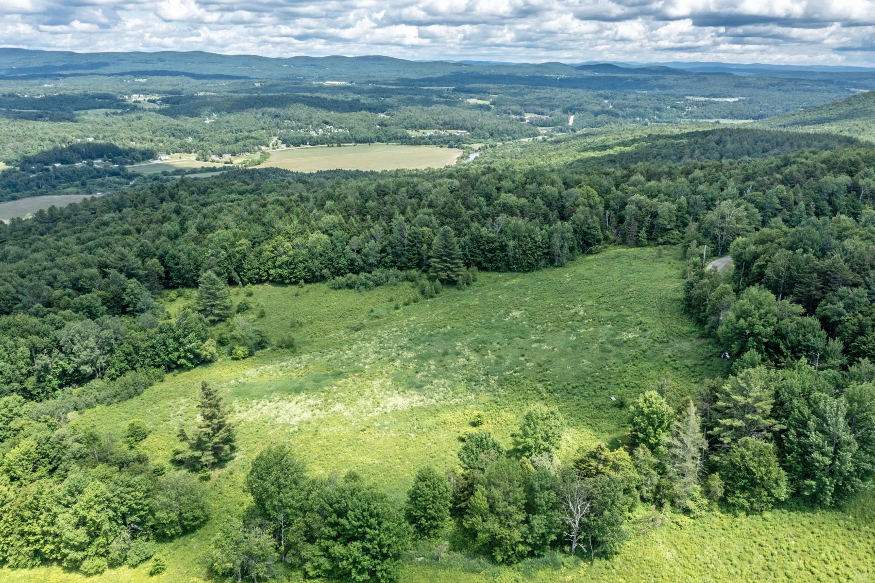877 Grow Road Property Photo 12
