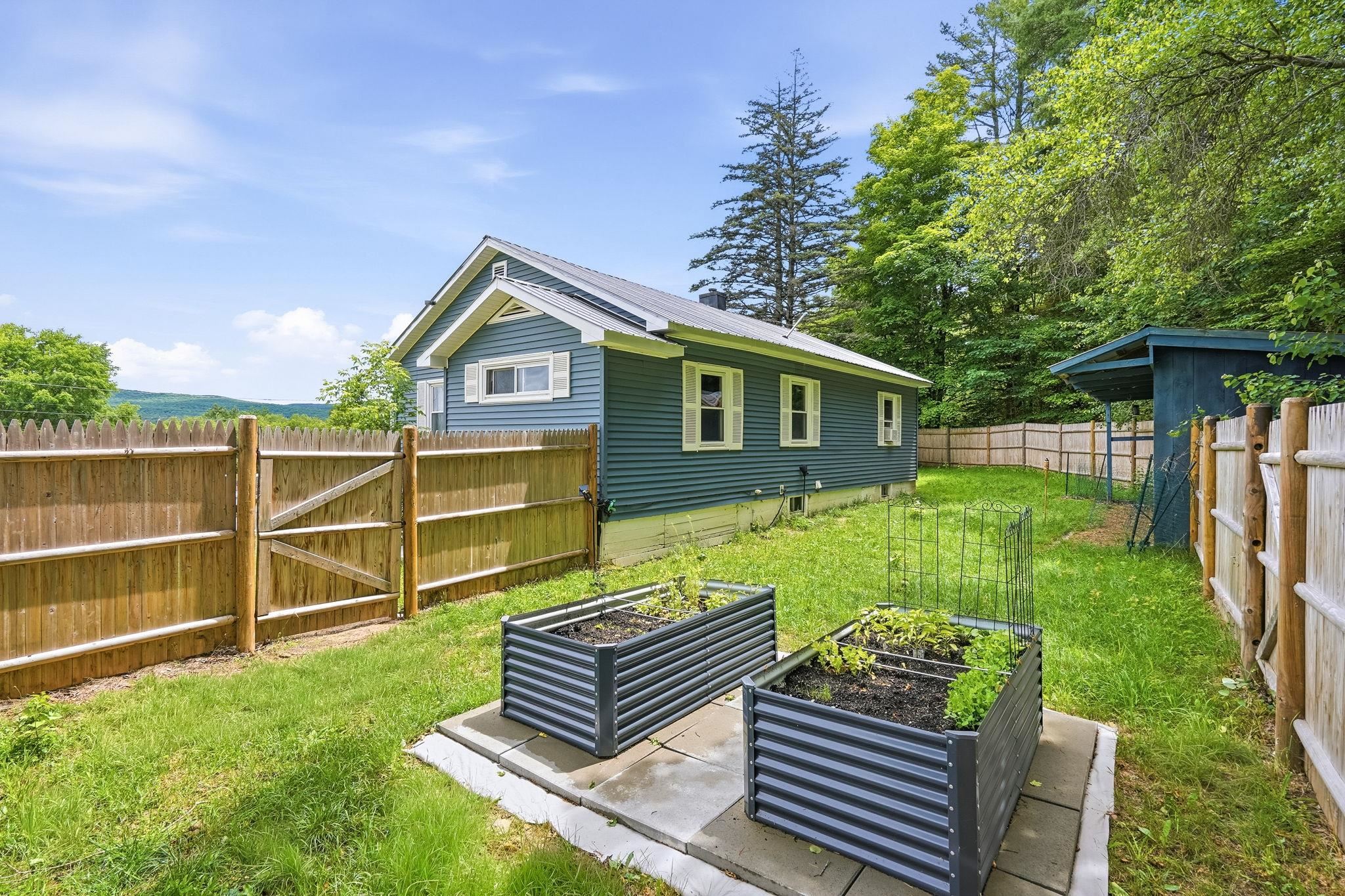 10 First Street Property Photo 16