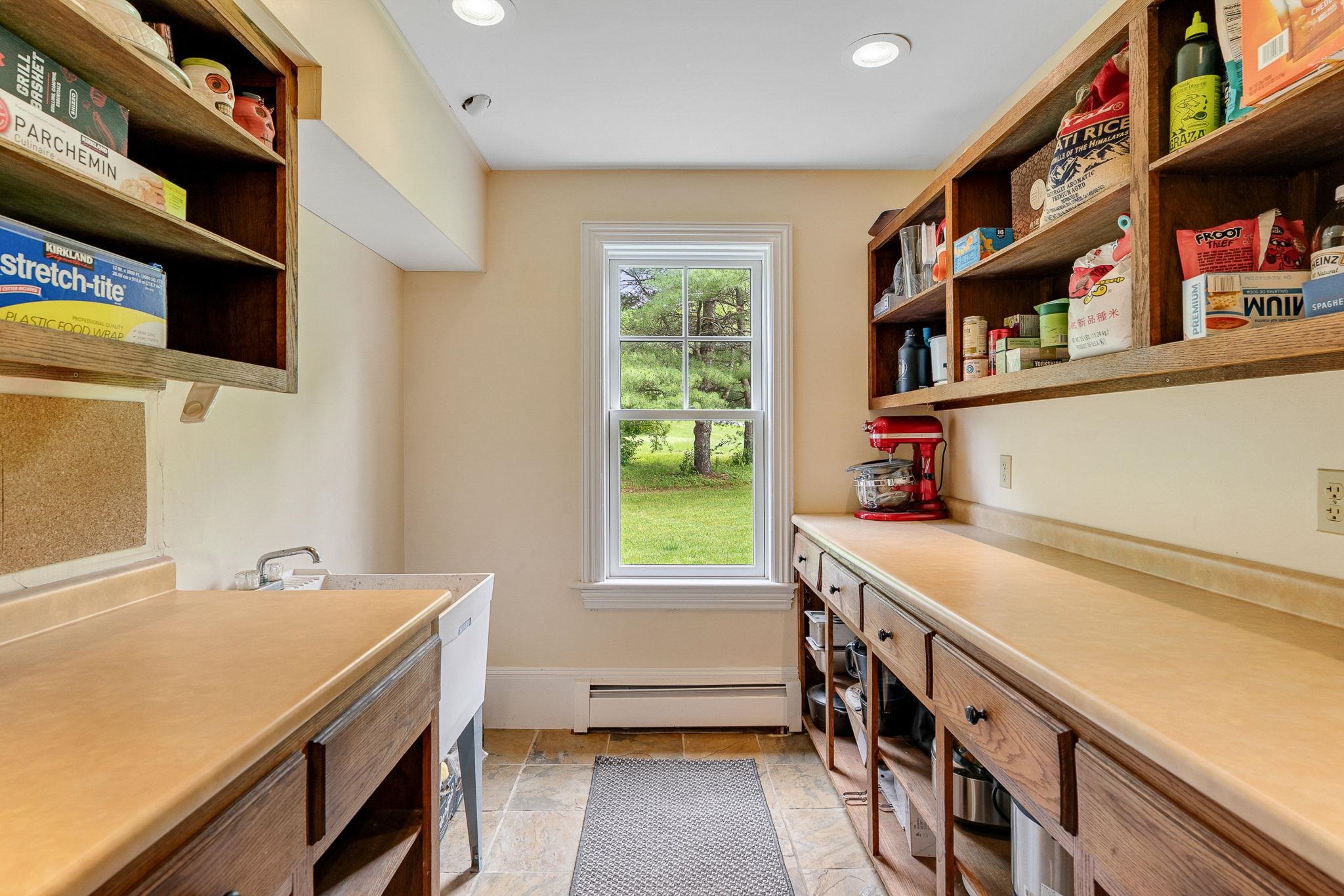 6307 Mount Philo Road Property Photo 5